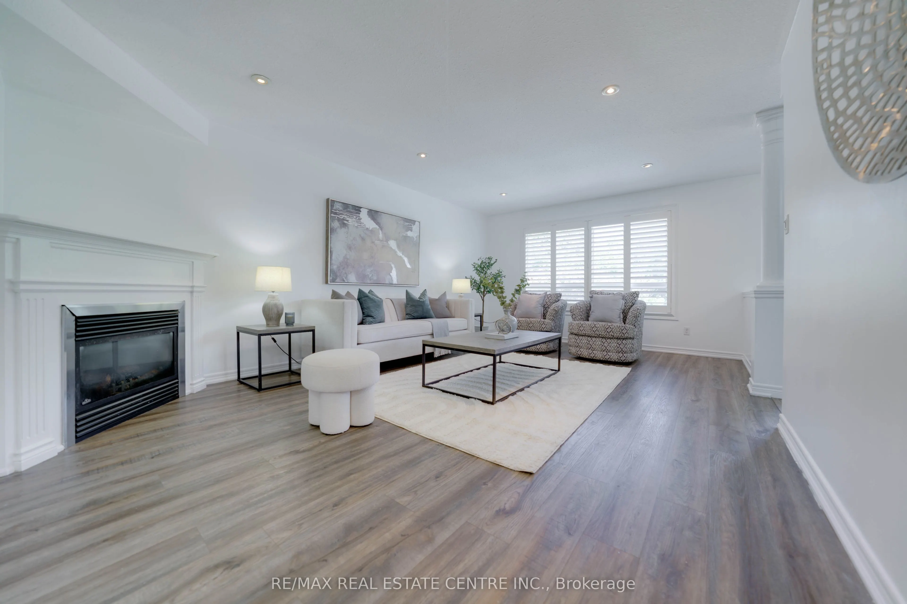 49 CREEKSIDE Drive