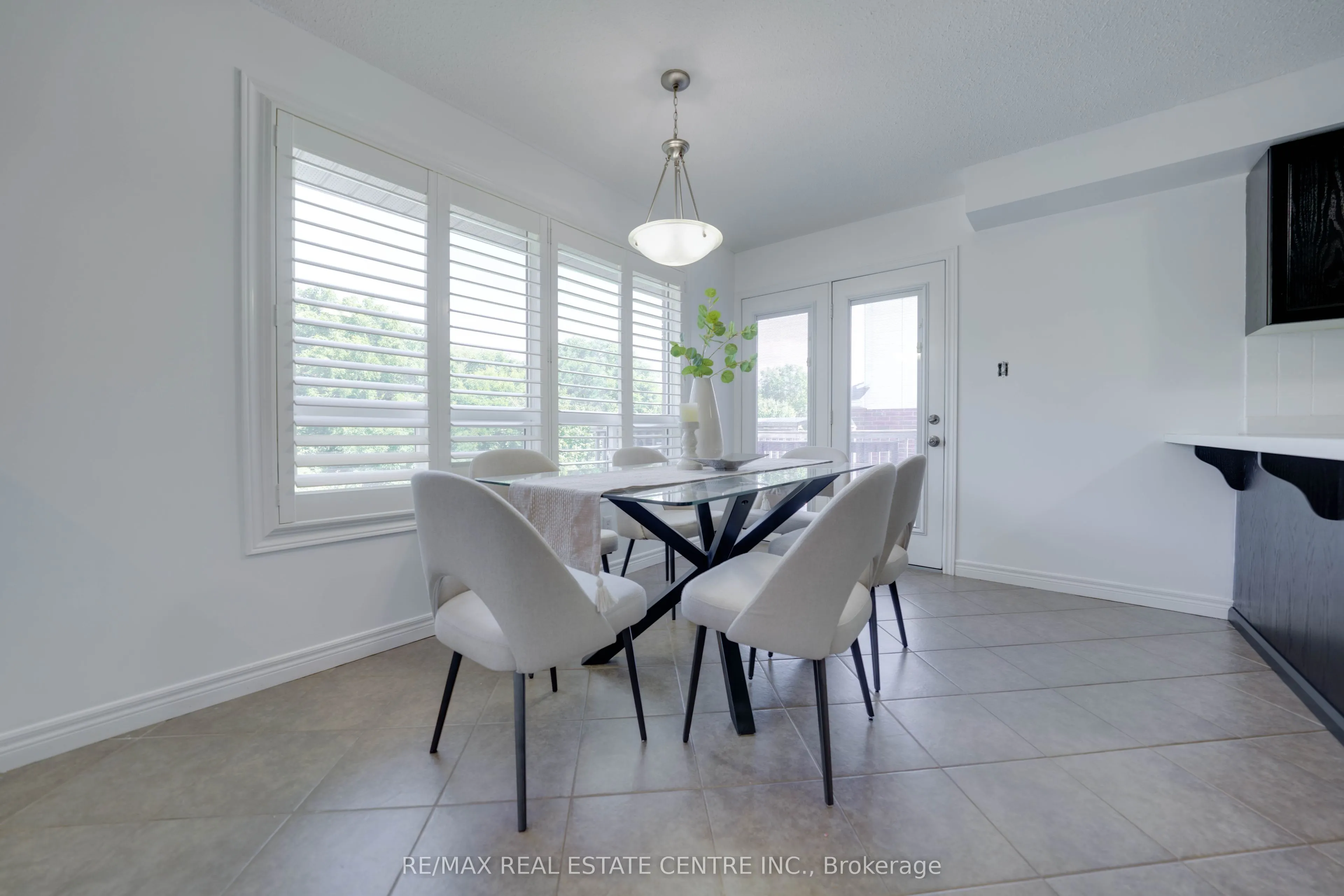 49 CREEKSIDE Drive