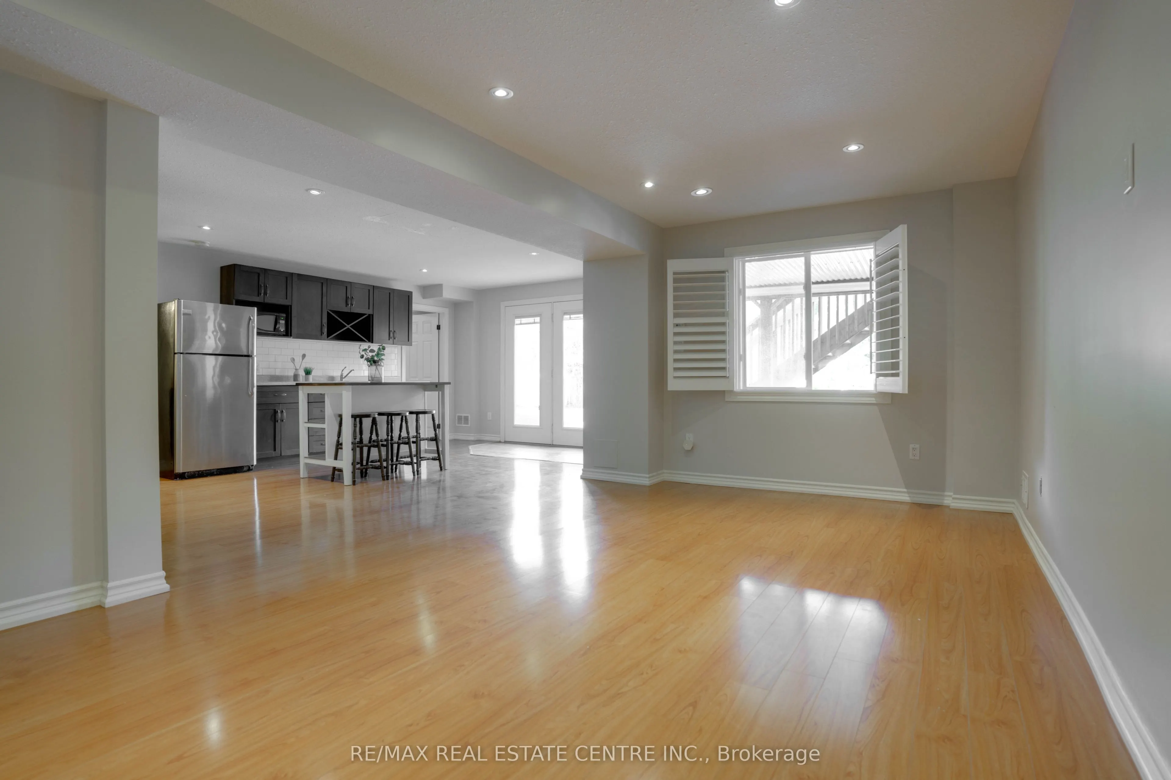 49 CREEKSIDE Drive