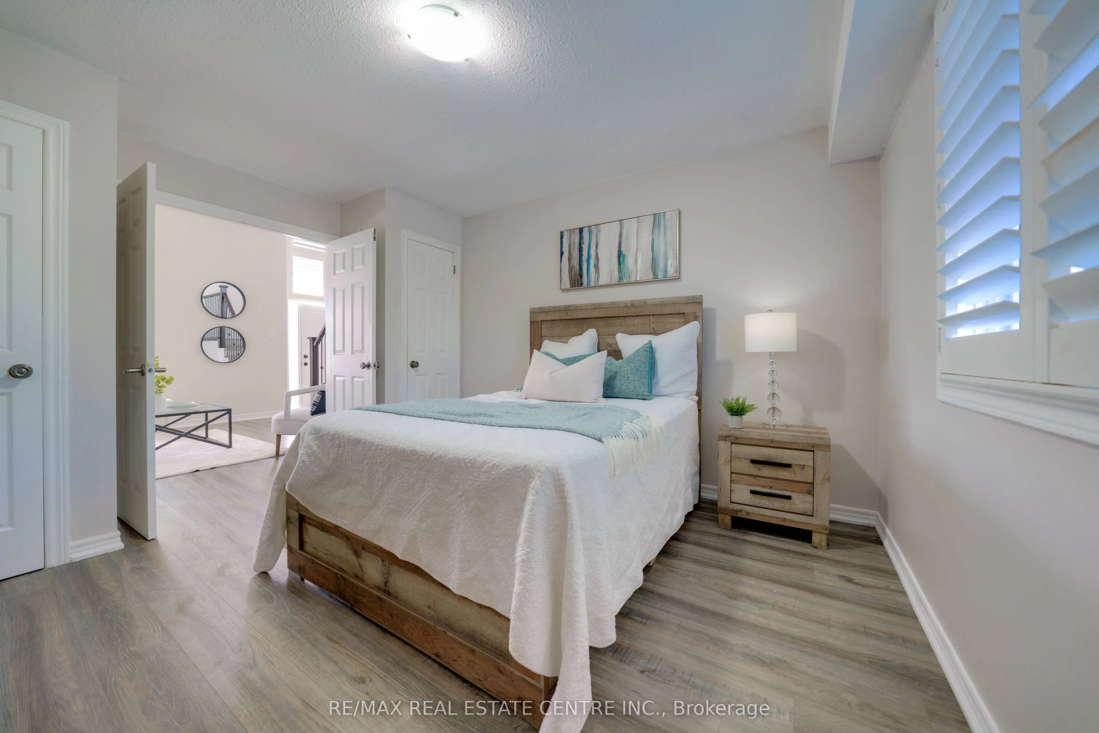49 CREEKSIDE Drive
