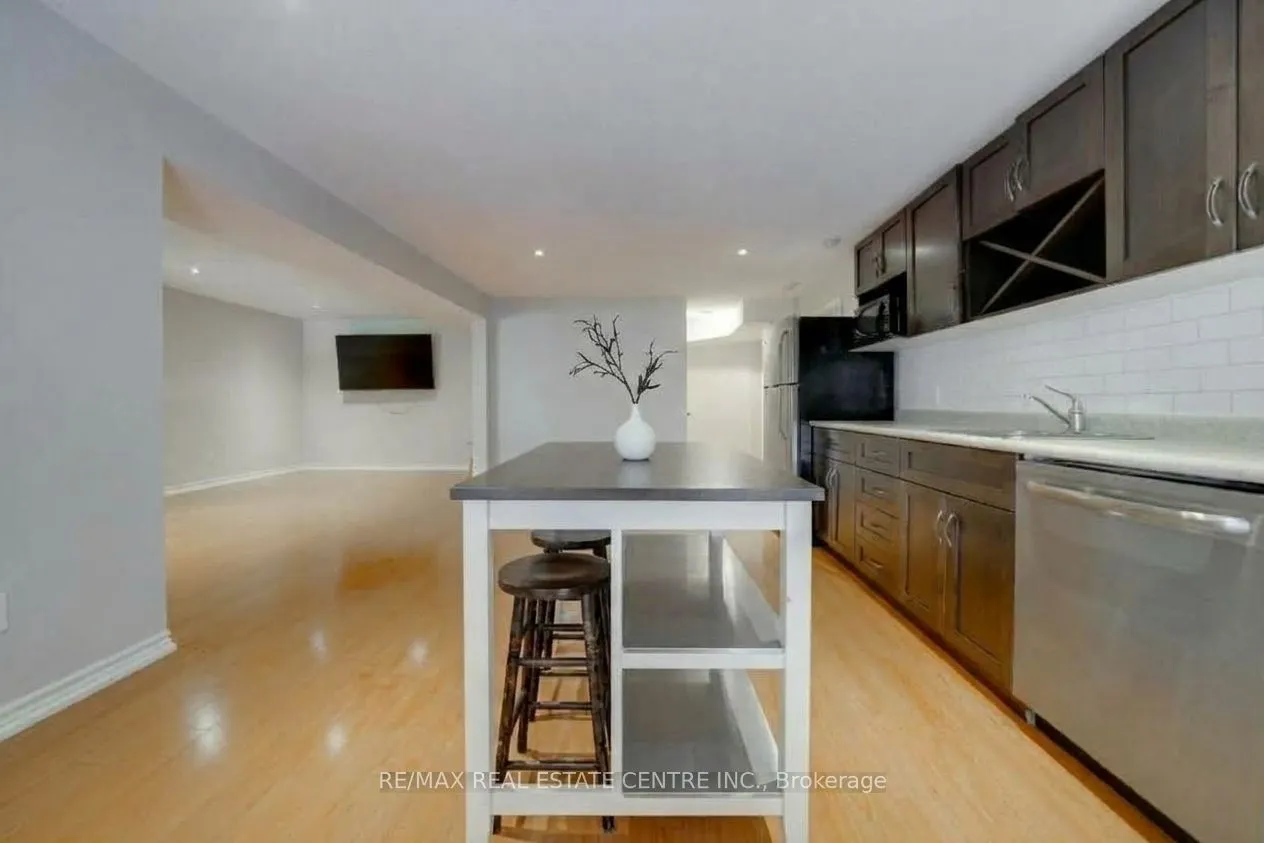 49 CREEKSIDE Drive
