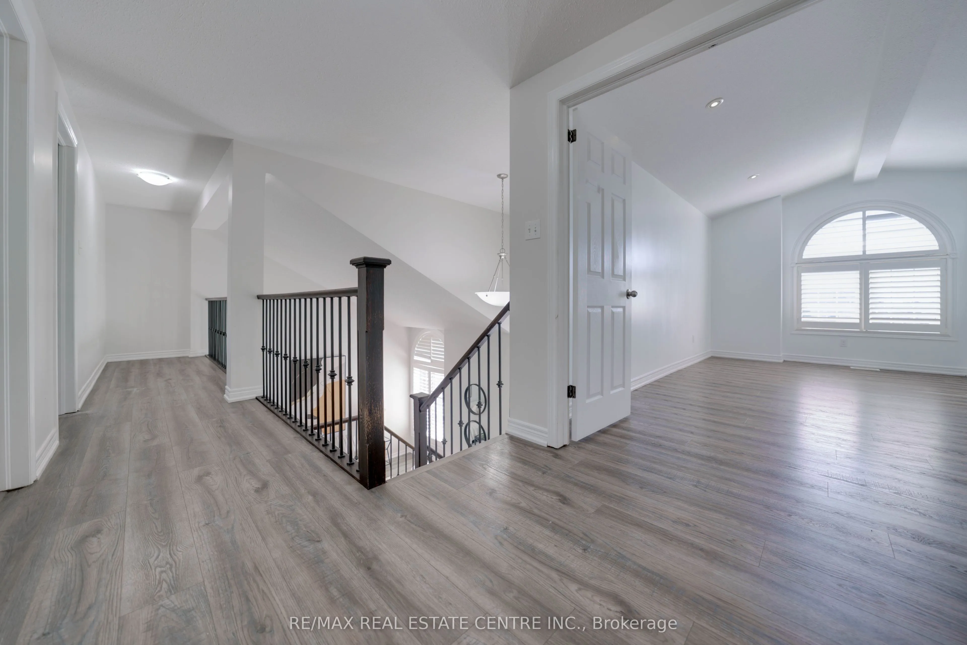 49 CREEKSIDE Drive