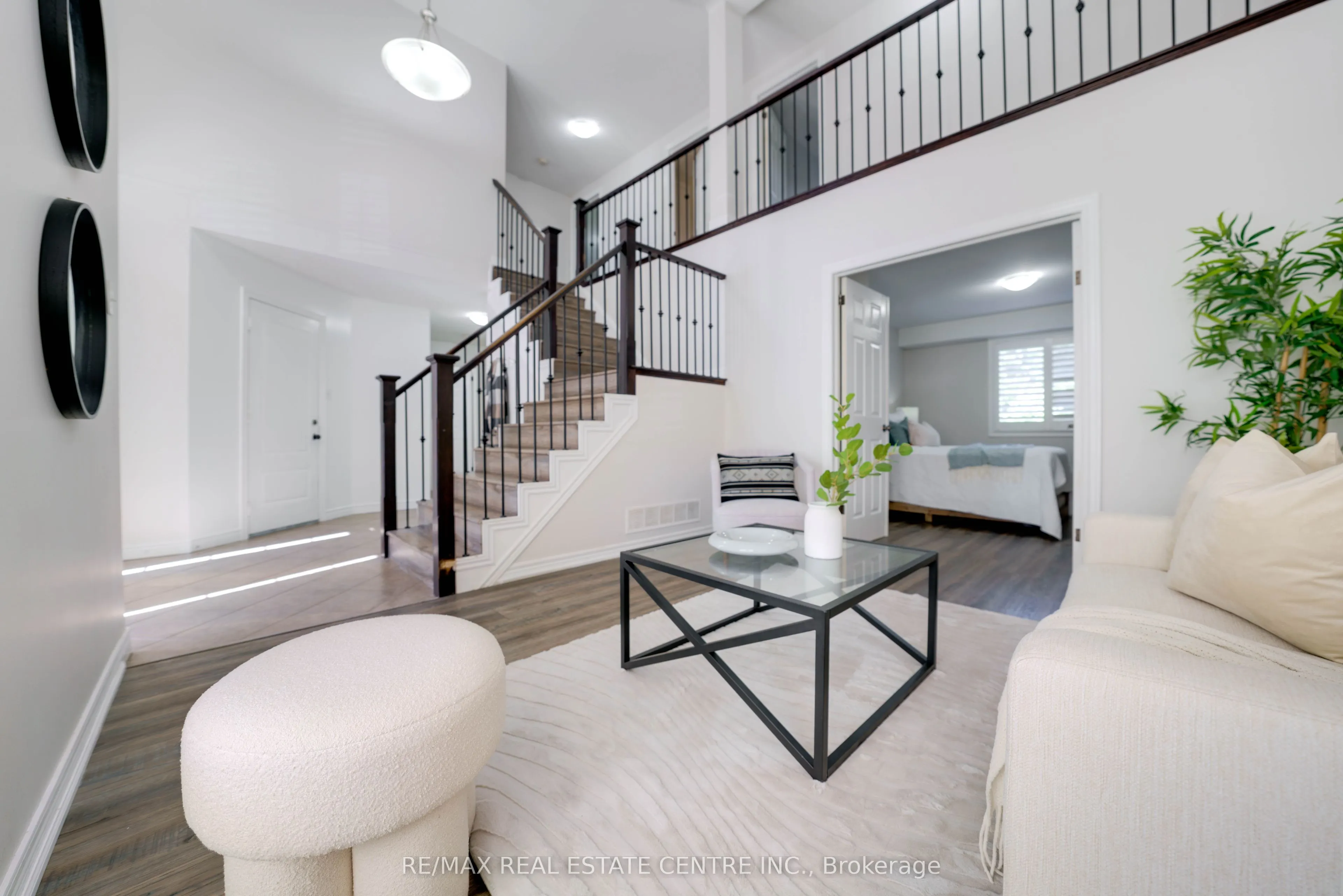 49 CREEKSIDE Drive
