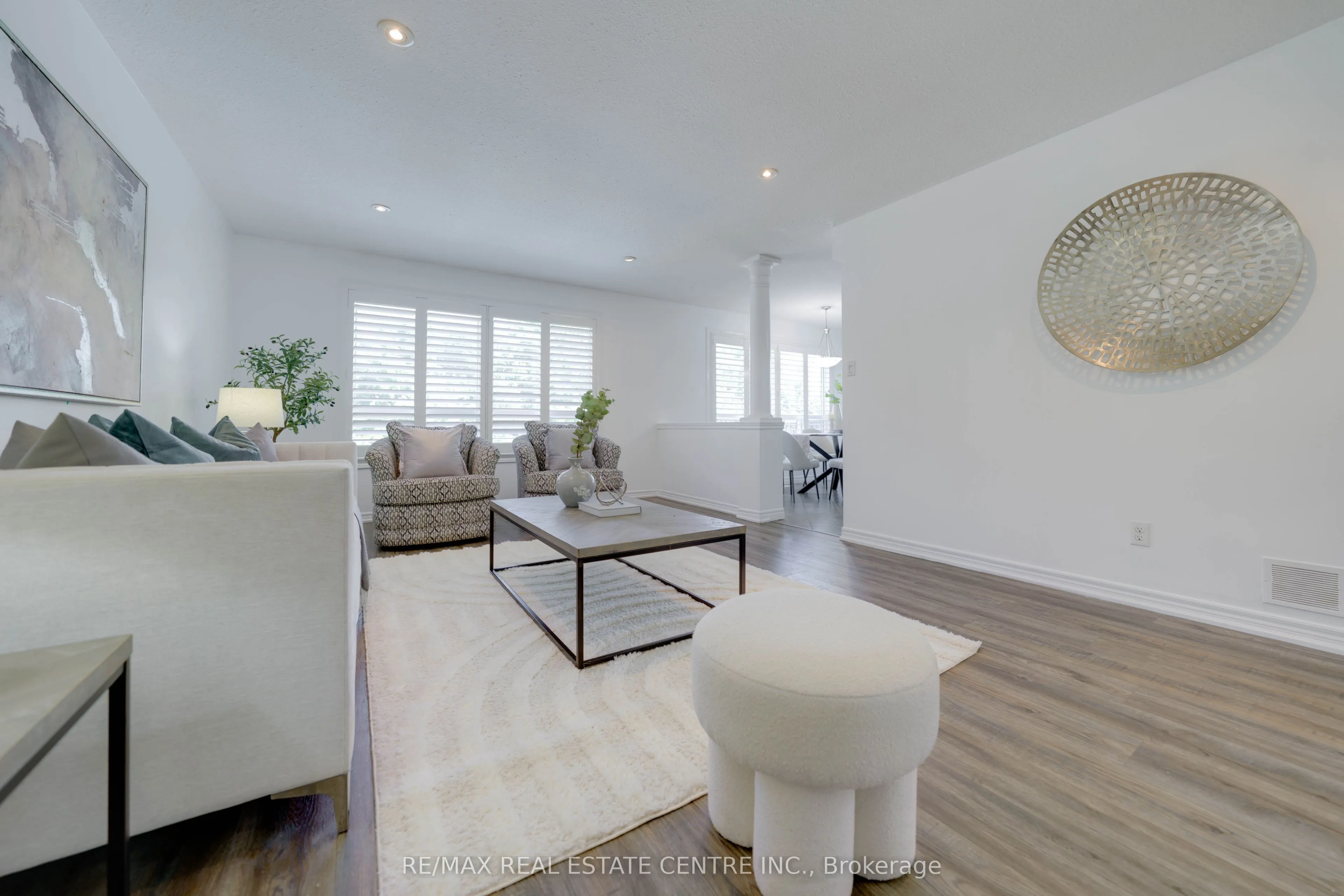 49 CREEKSIDE Drive