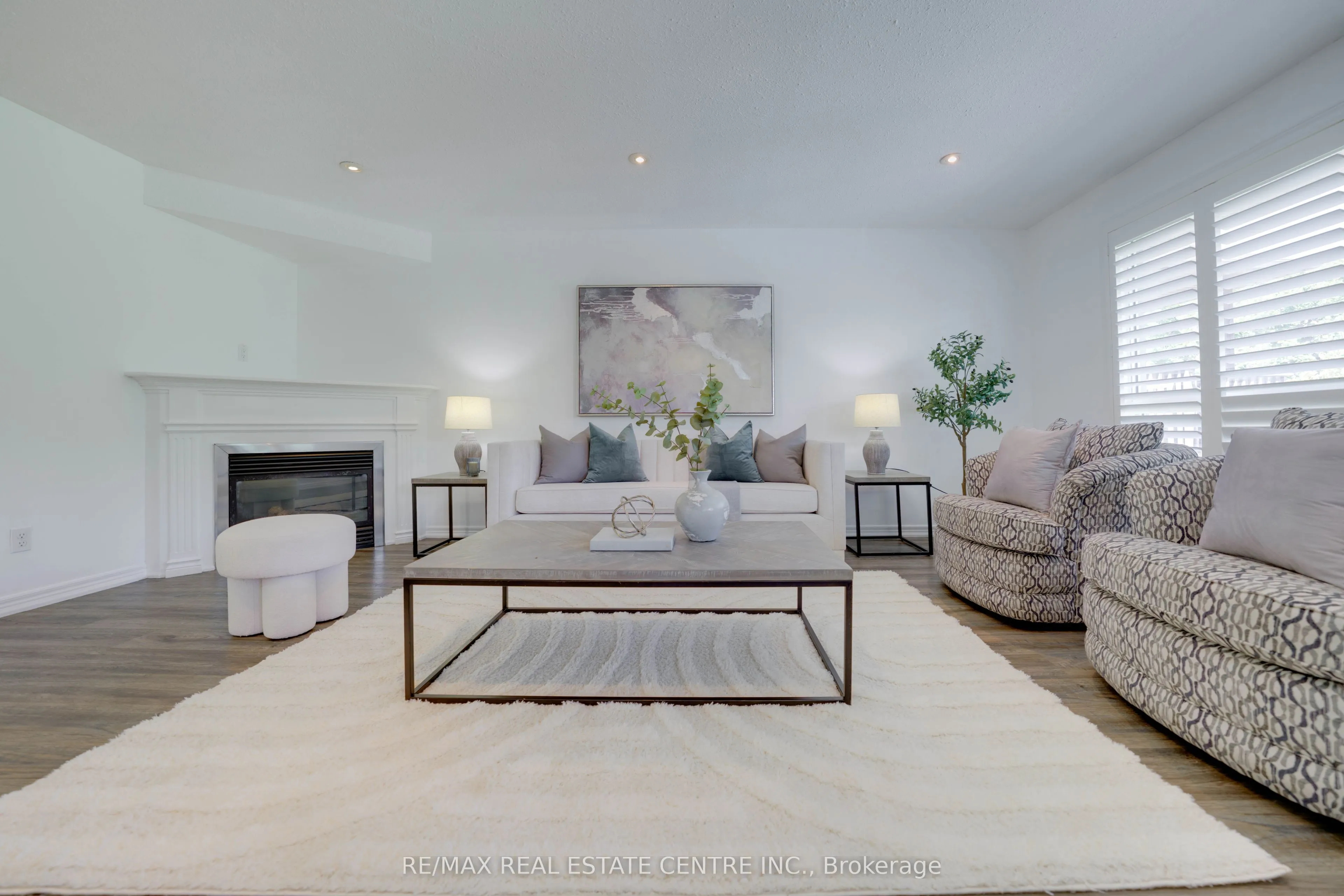 49 CREEKSIDE Drive