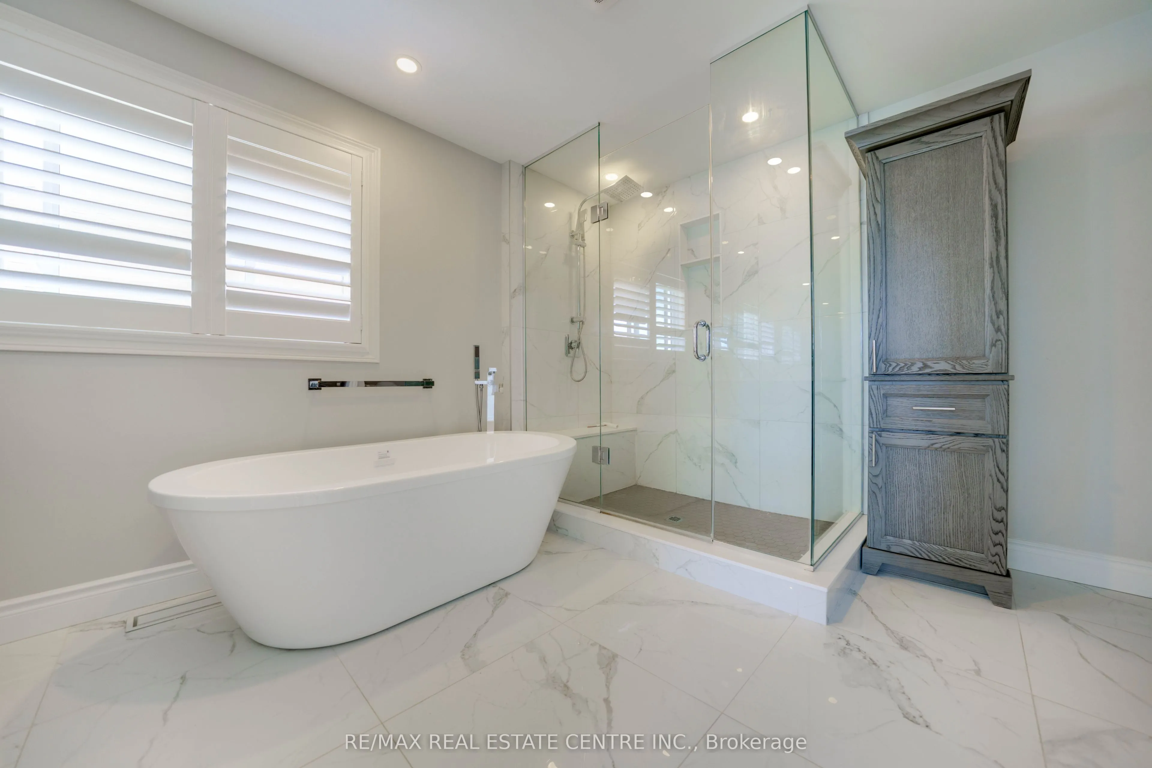 49 CREEKSIDE Drive