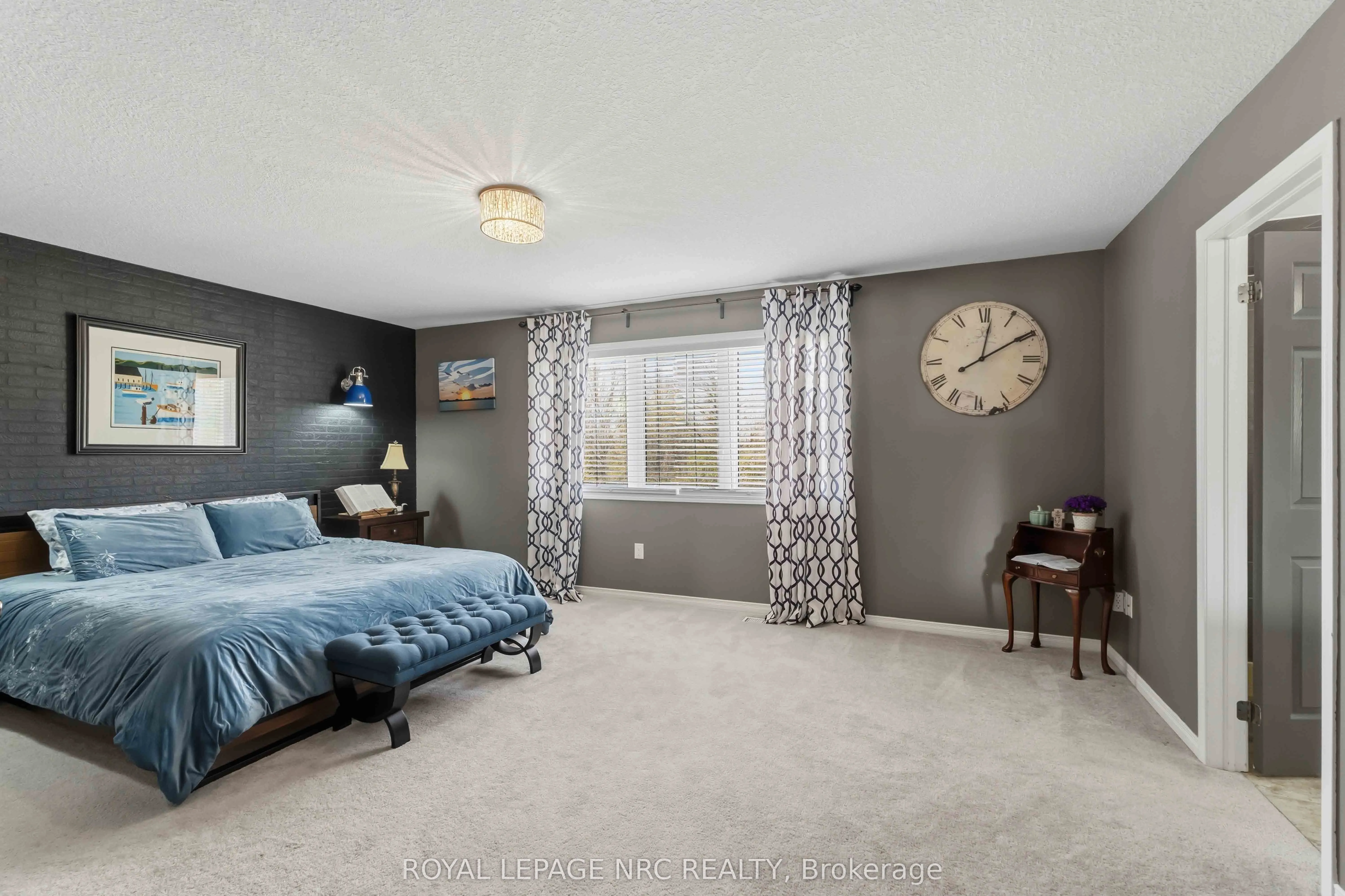 8769 Dogwood Crescent