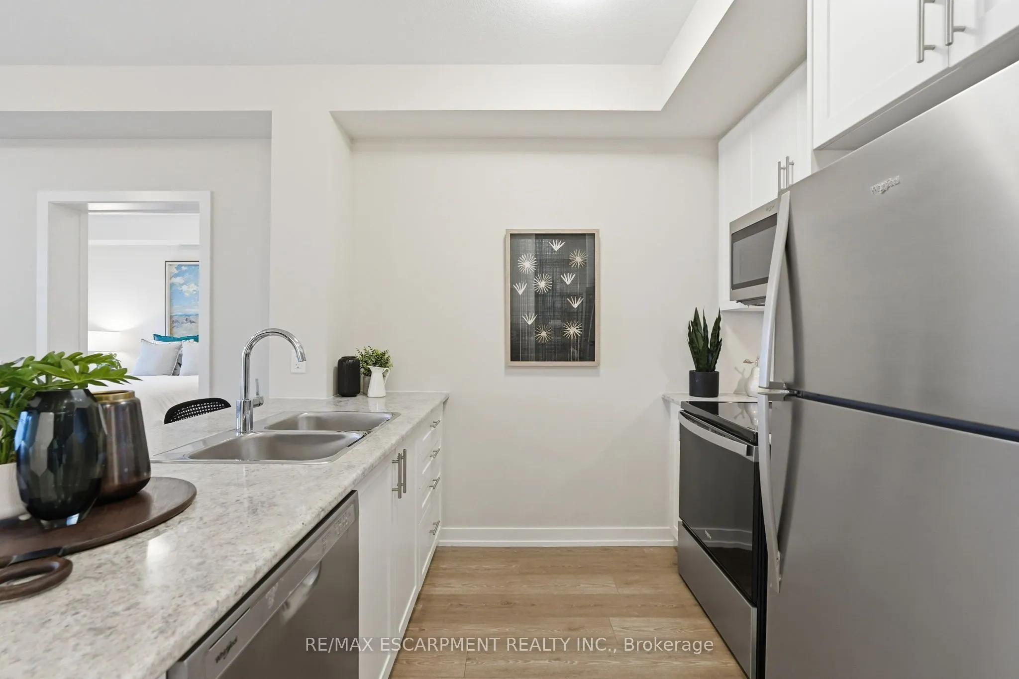 870 Queenston Road #416