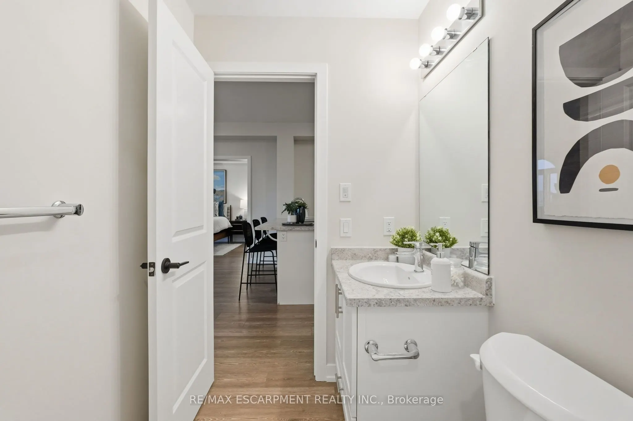 870 Queenston Road #416