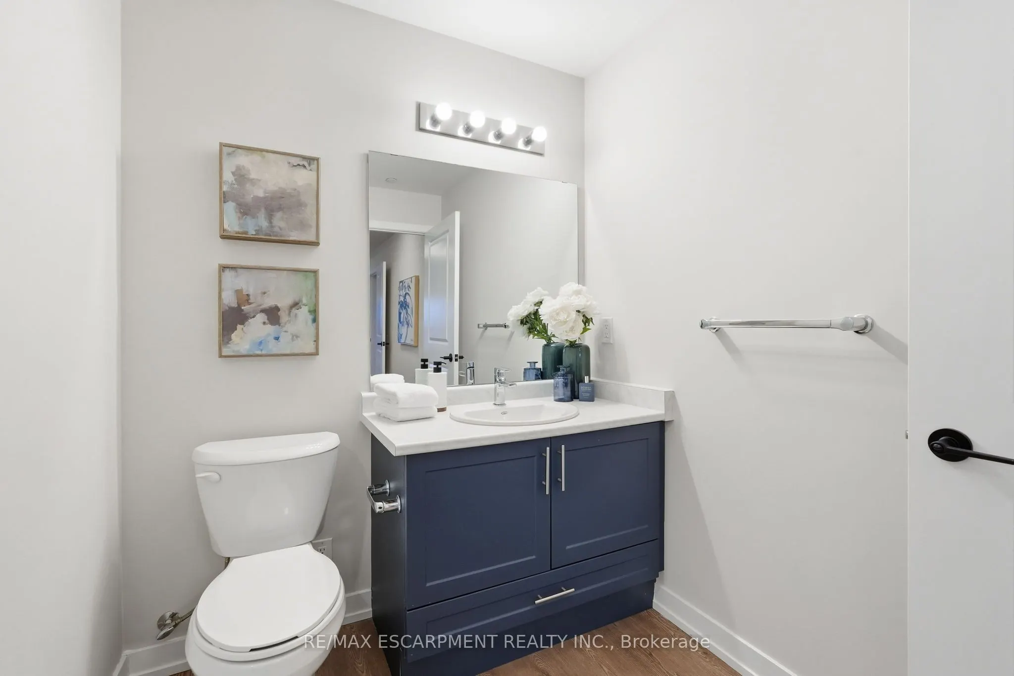 870 Queenston Road #416
