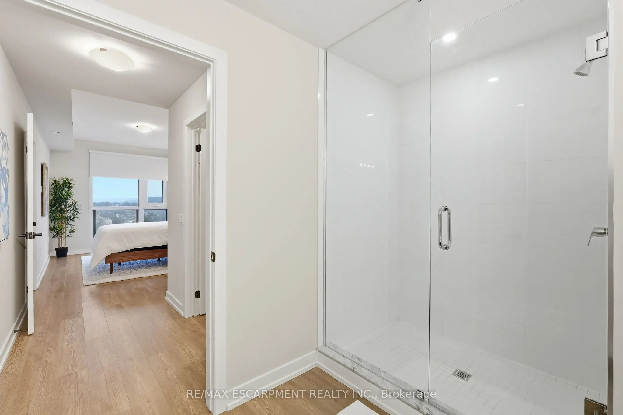 870 Queenston Road #416