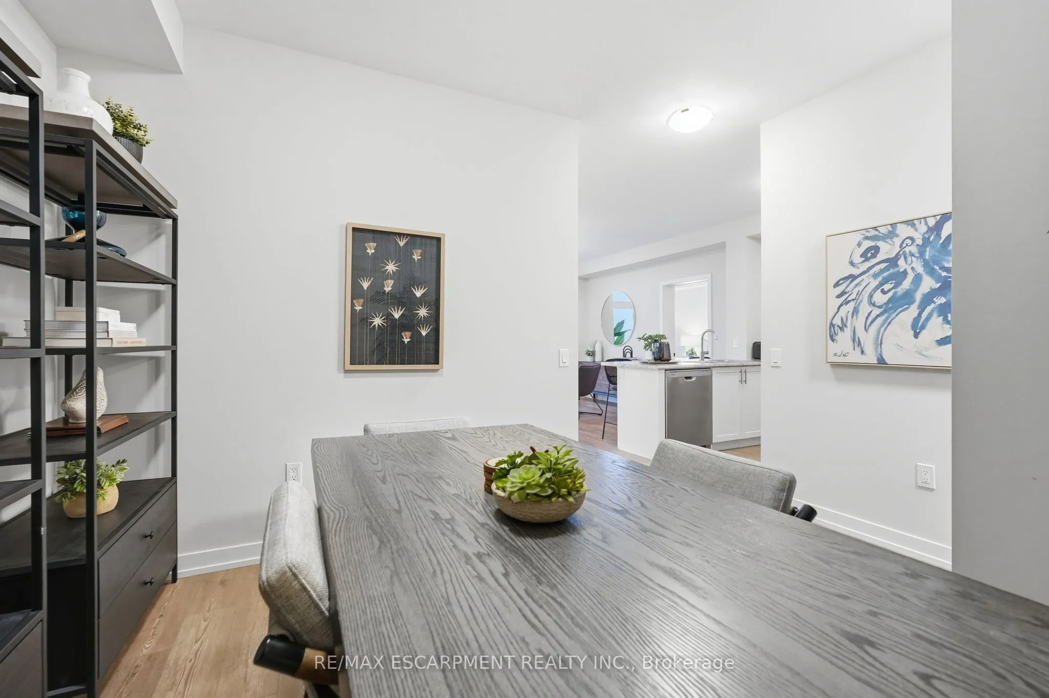 870 Queenston Road #416