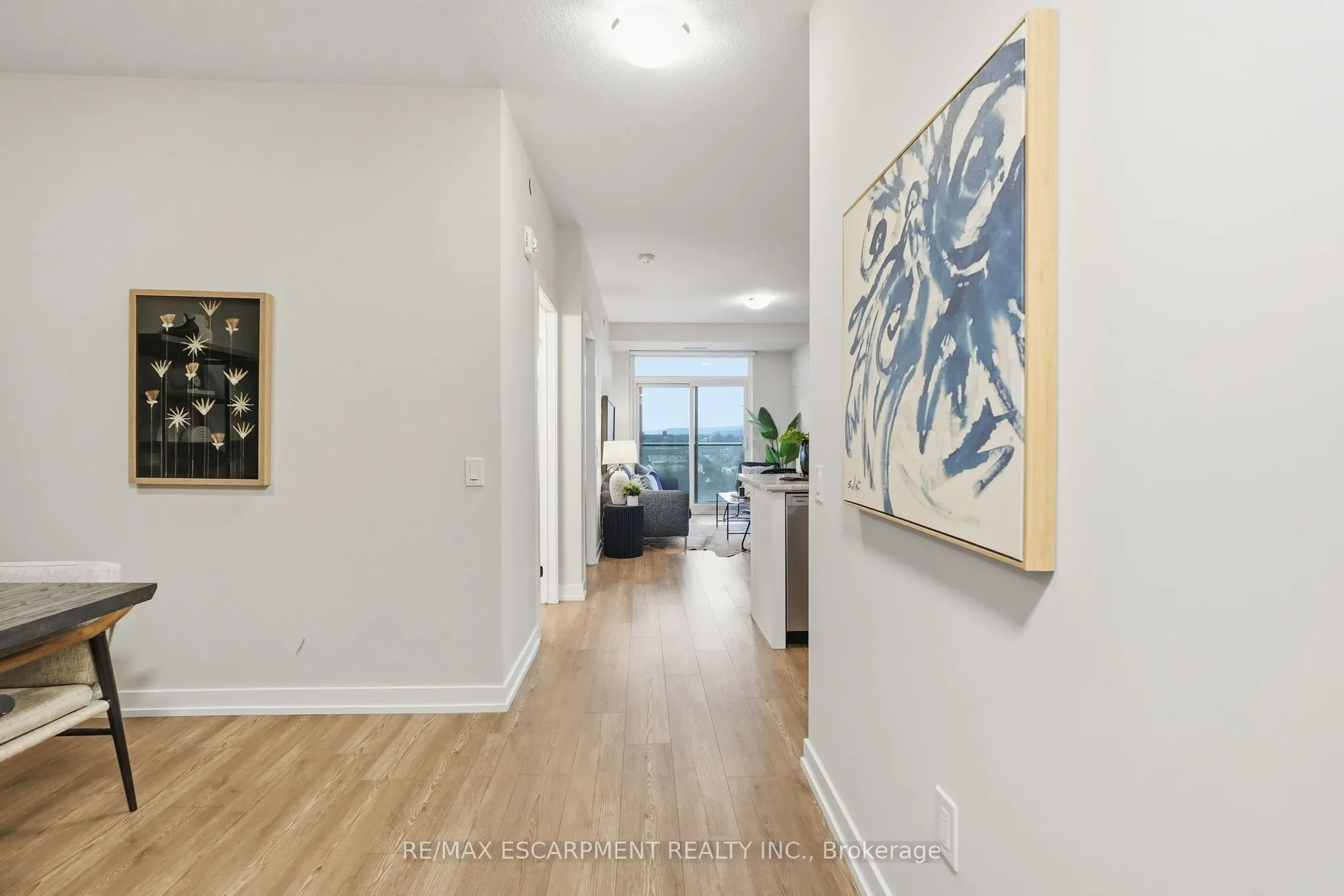 870 Queenston Road #416
