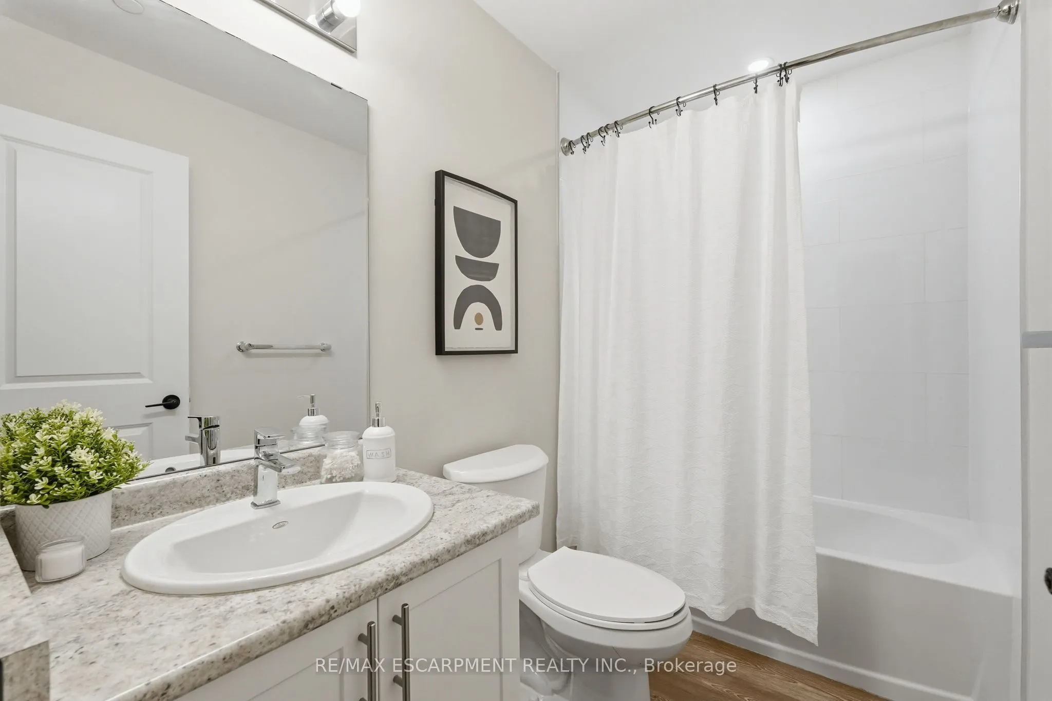 870 Queenston Road #416