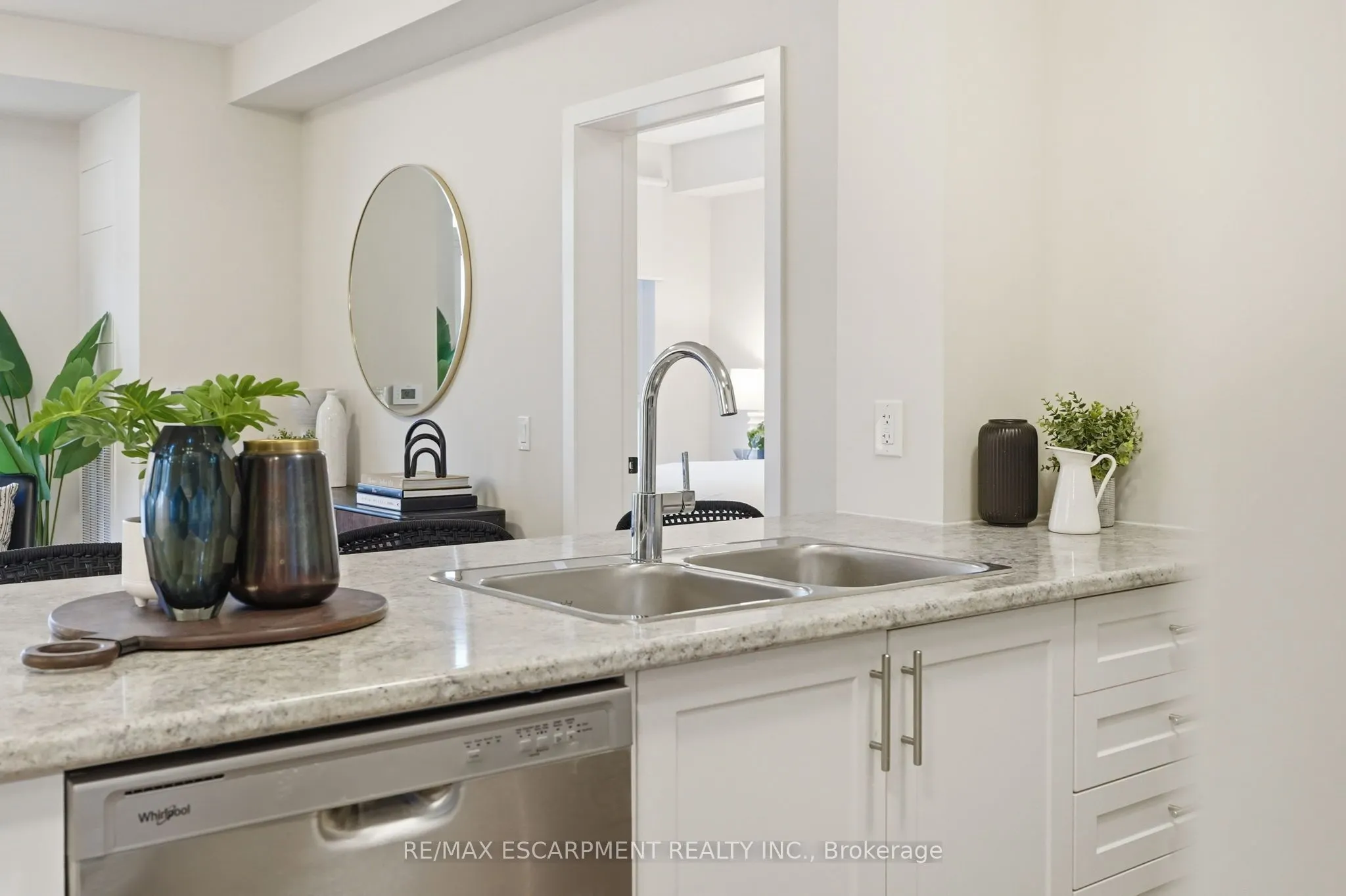870 Queenston Road #416