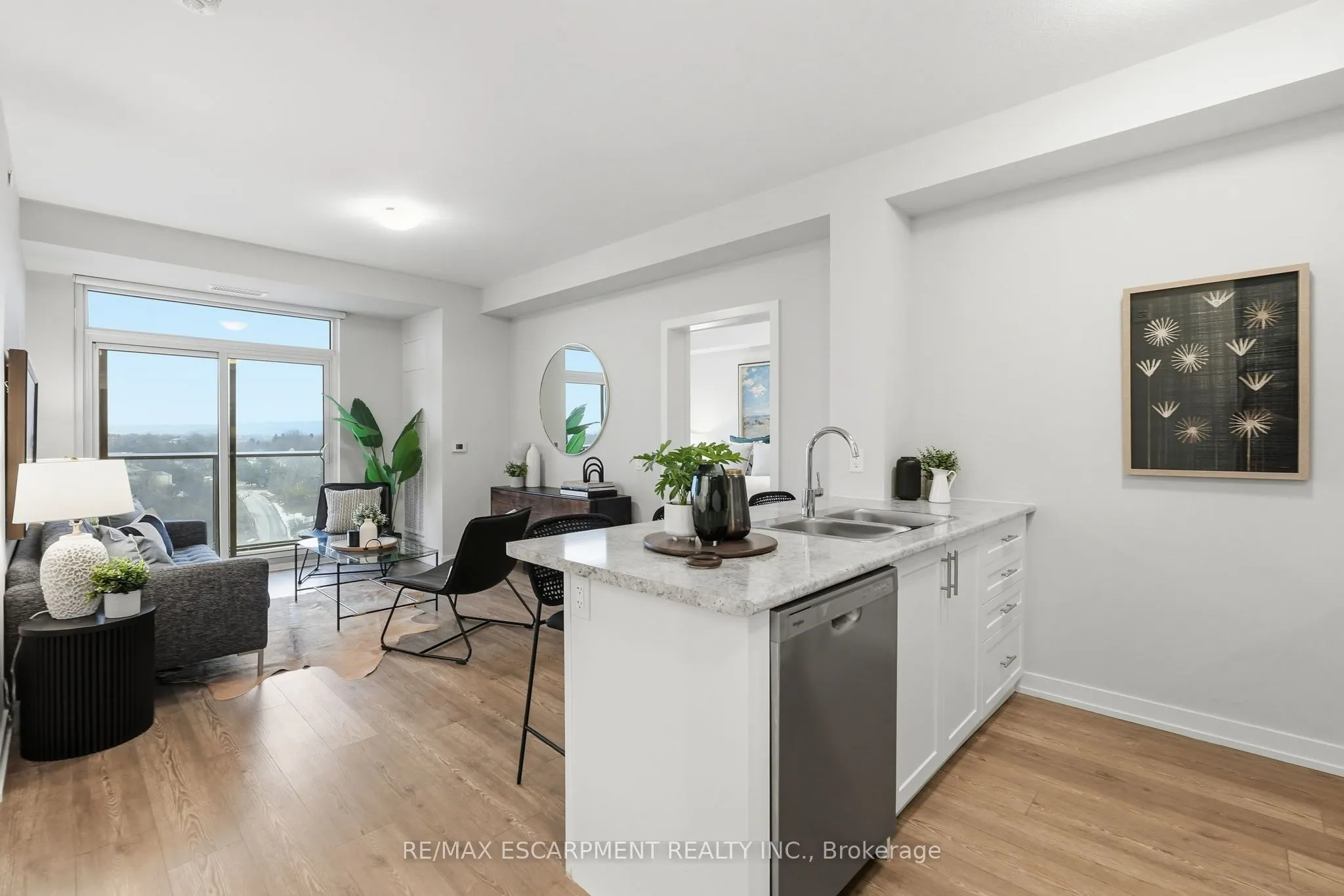 870 Queenston Road #416