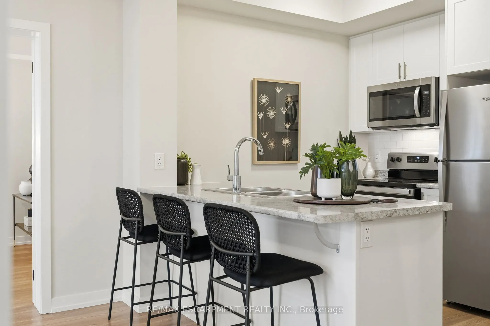 870 Queenston Road #416