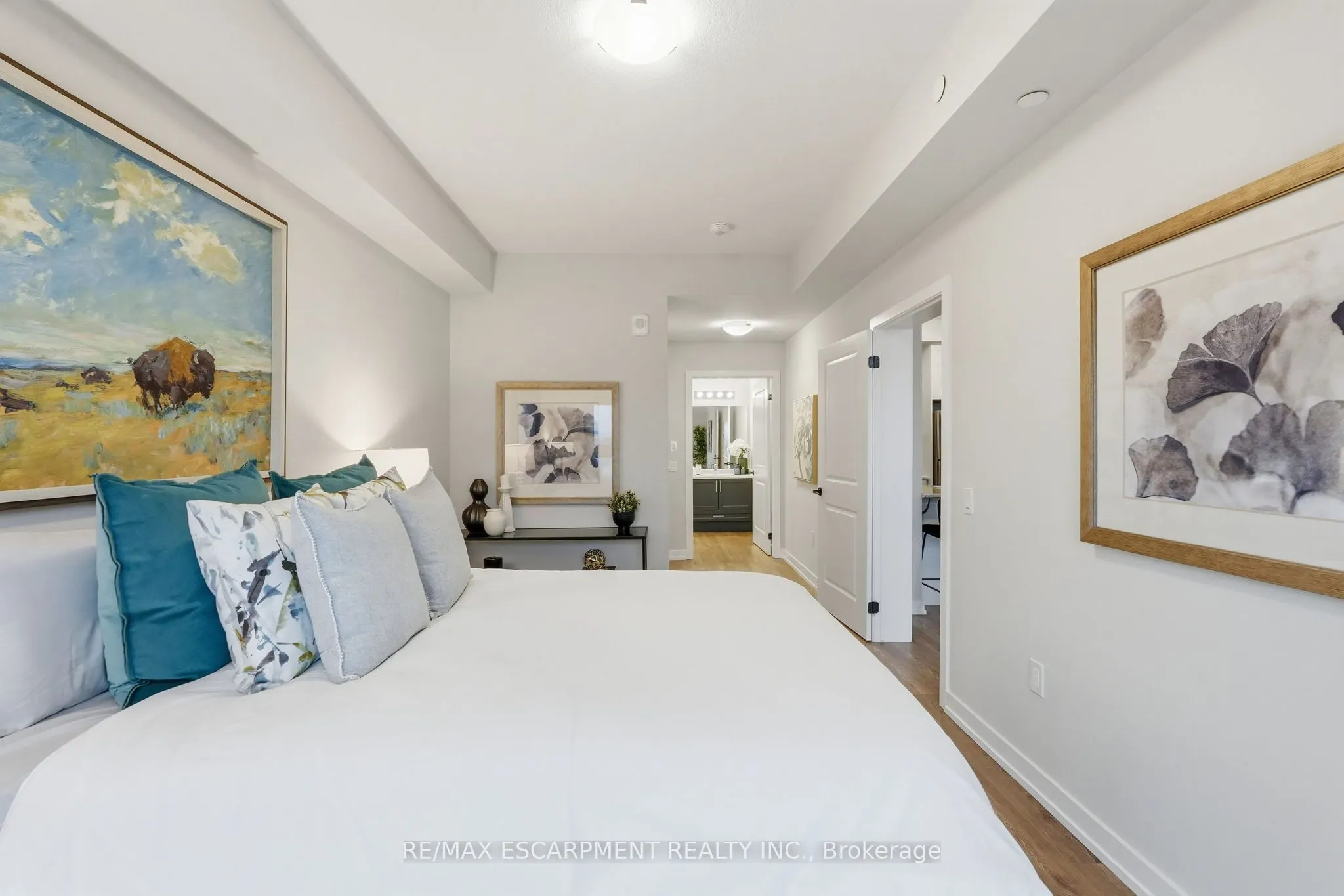 870 Queenston Road #416