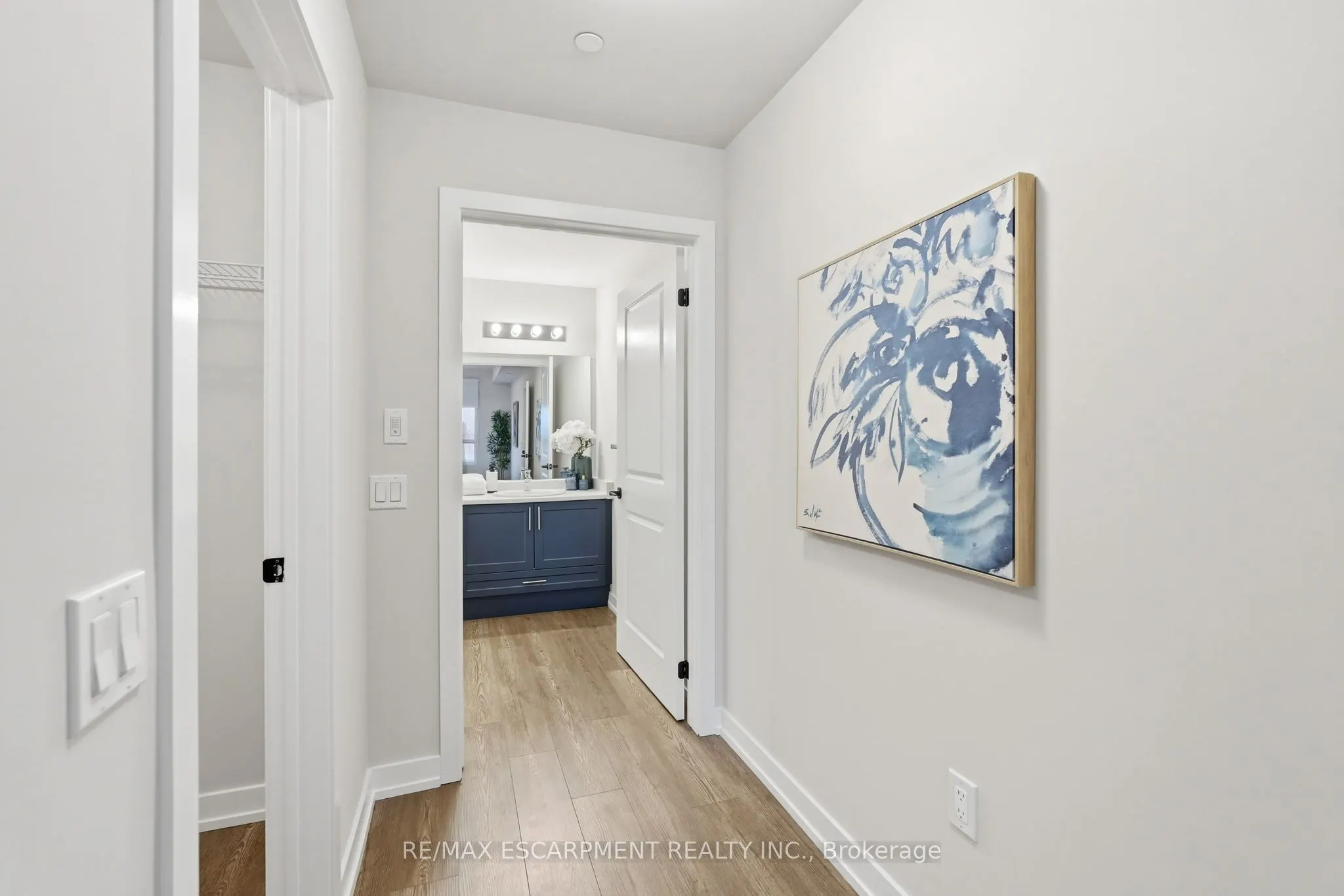 870 Queenston Road #416