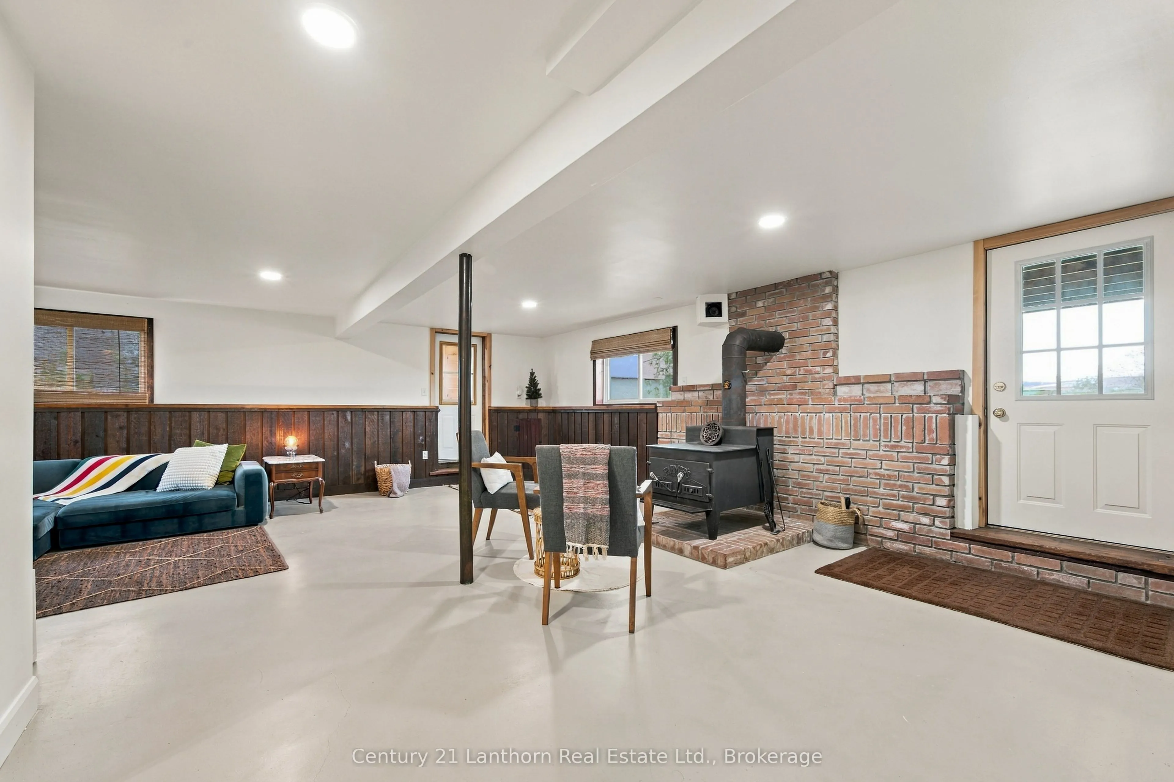 212 Old Milford Road
