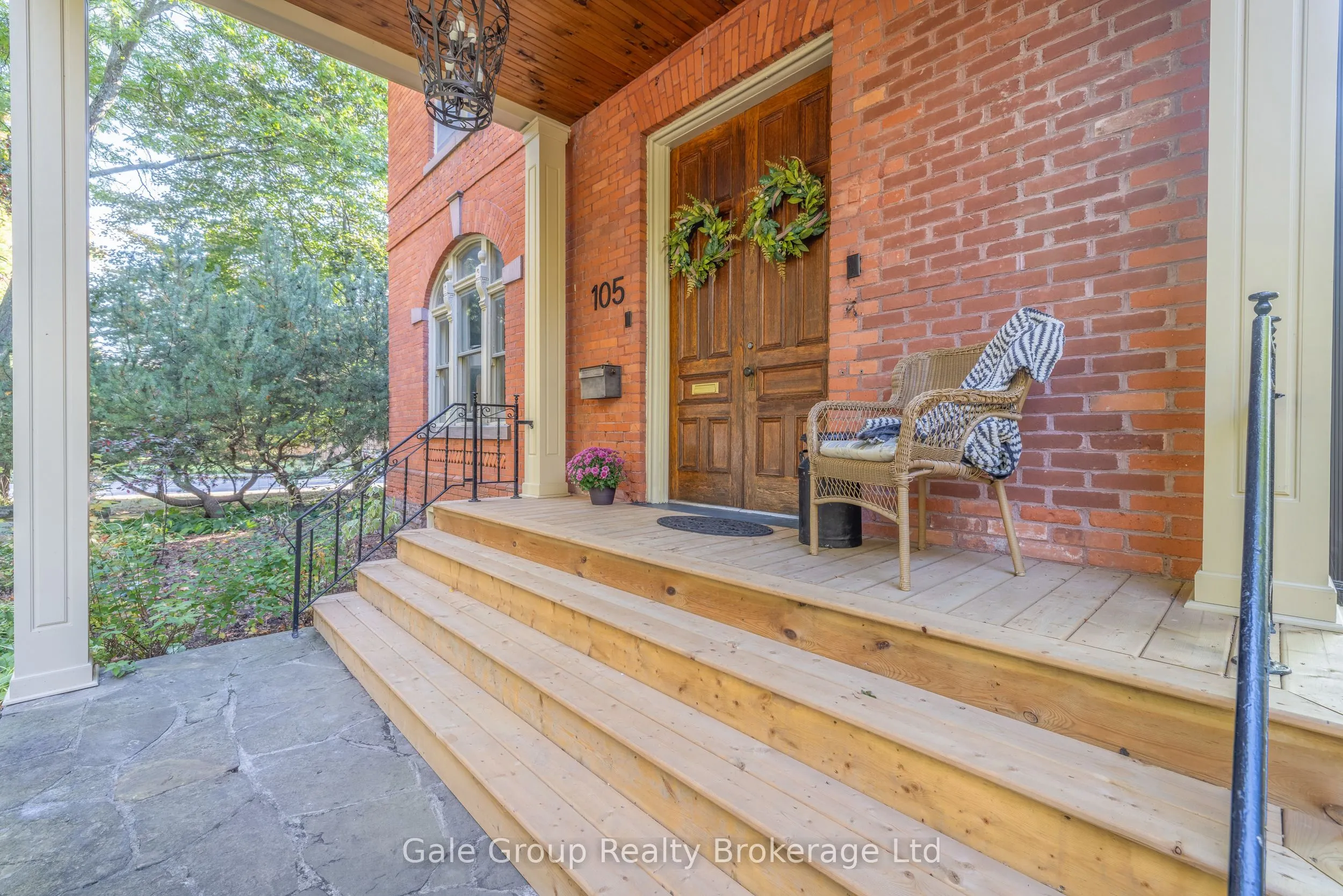 105 Vansittart Avenue
