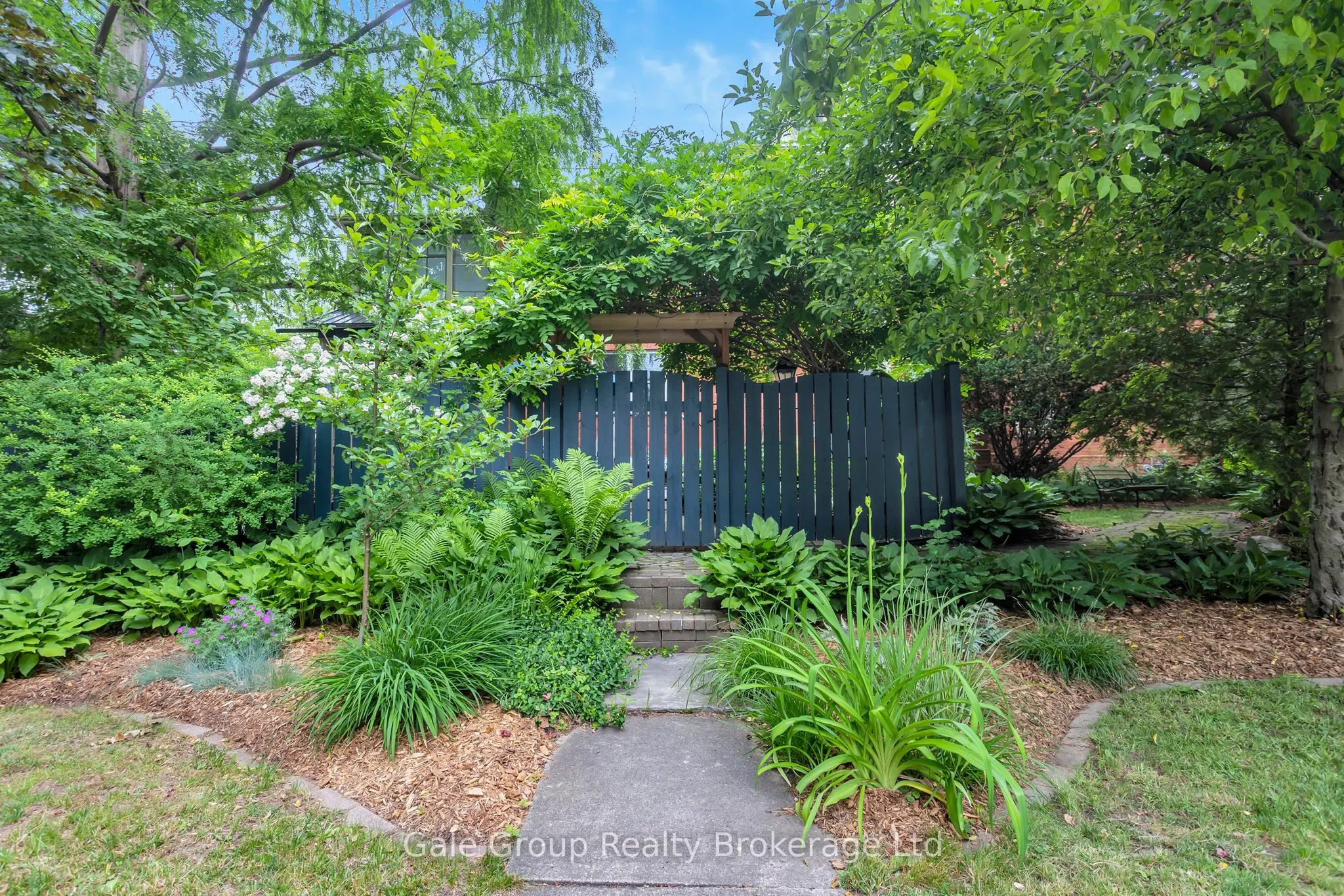 105 Vansittart Avenue