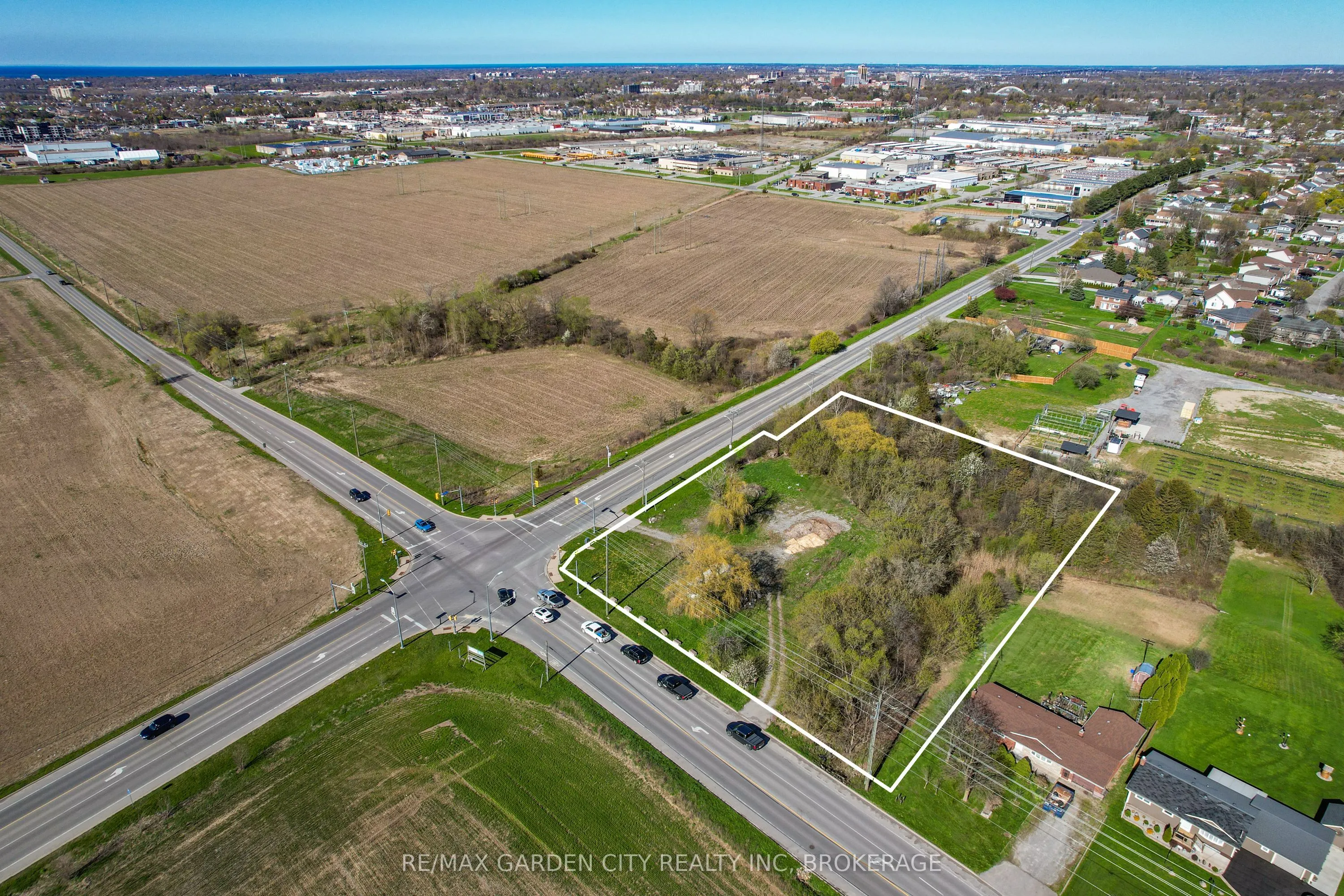 381 St. Paul Street W