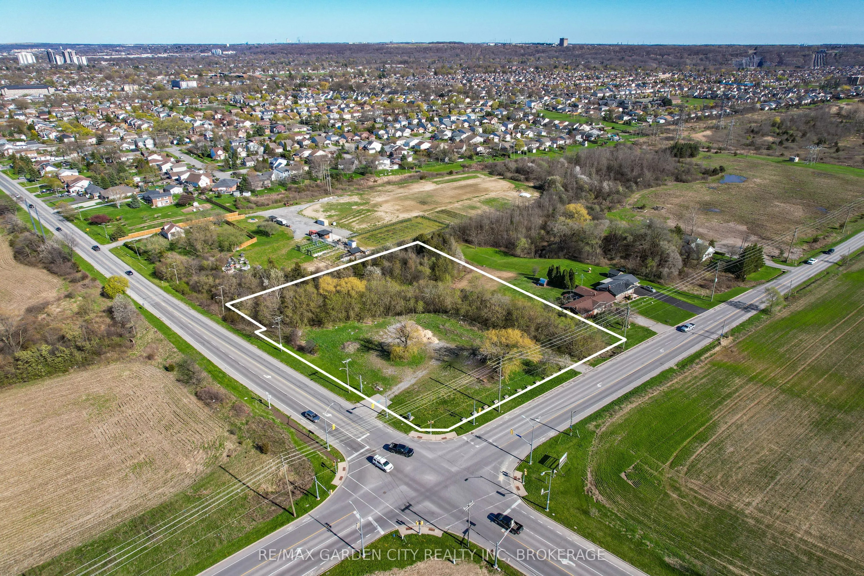 381 St. Paul Street W