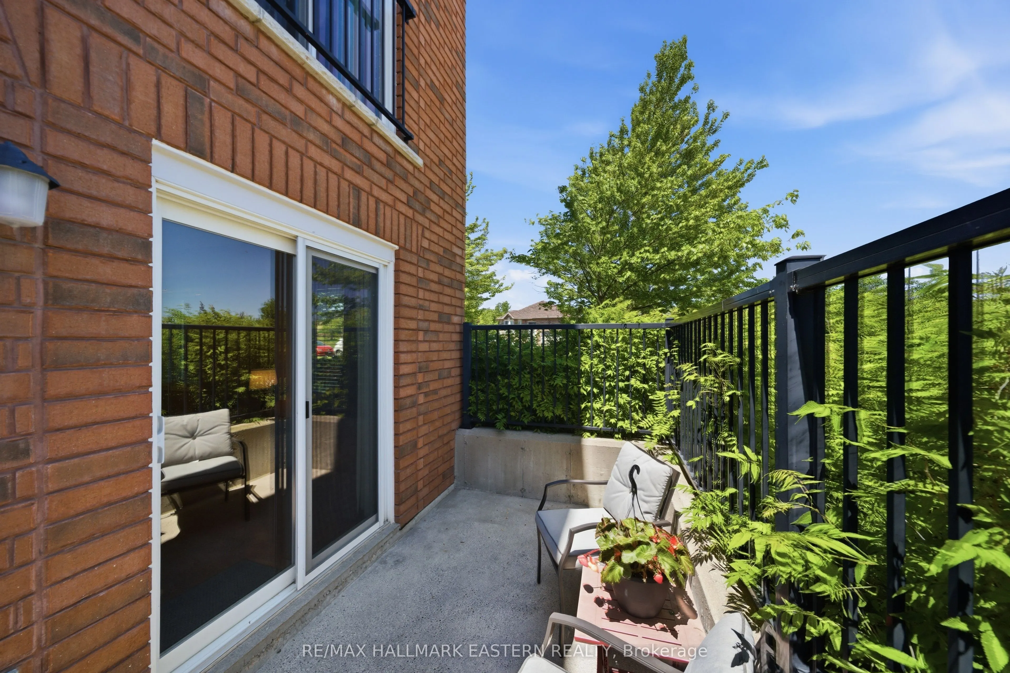300 Spillsbury Drive #101