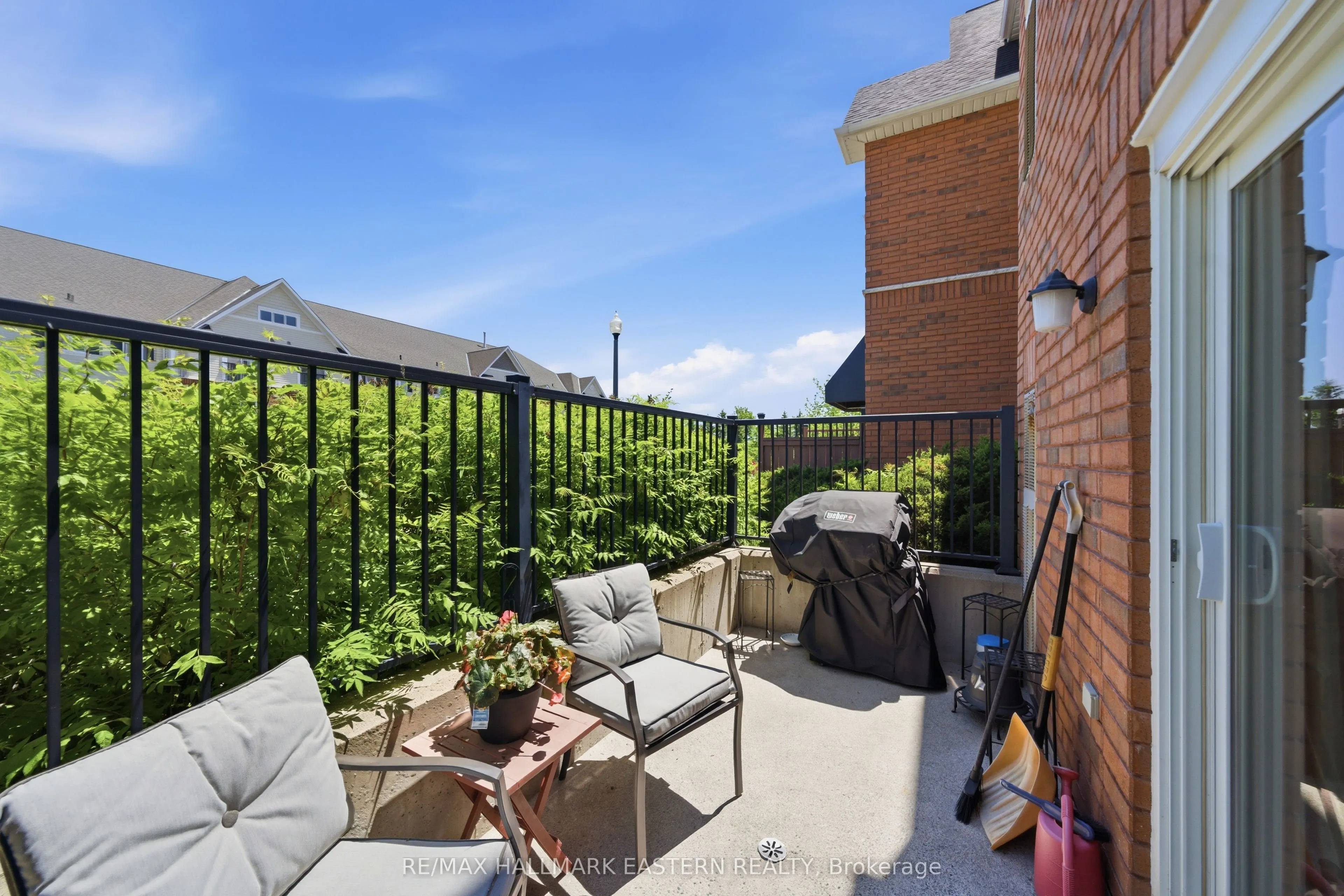 300 Spillsbury Drive #101