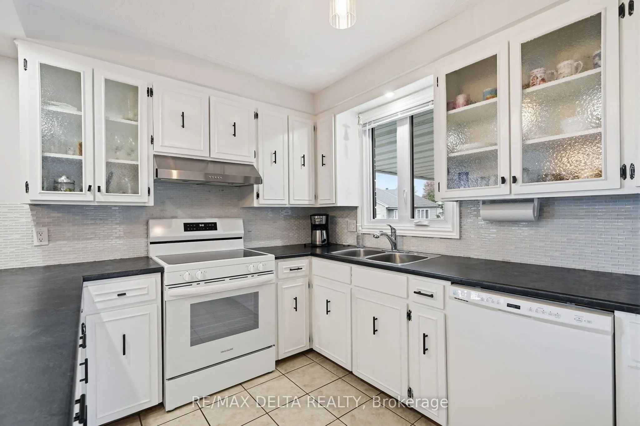 6 Place Madeleine Street