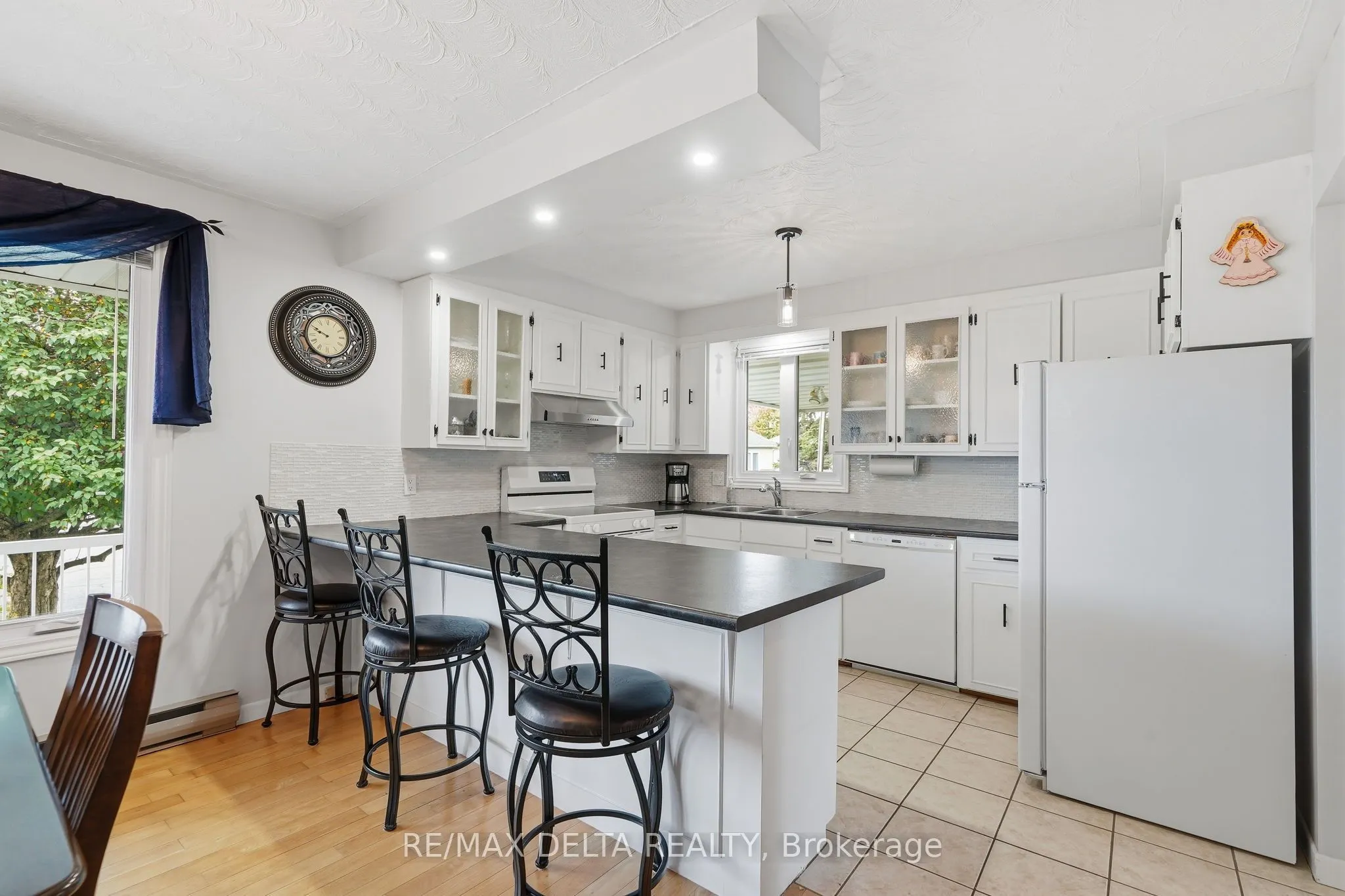 6 Place Madeleine Street
