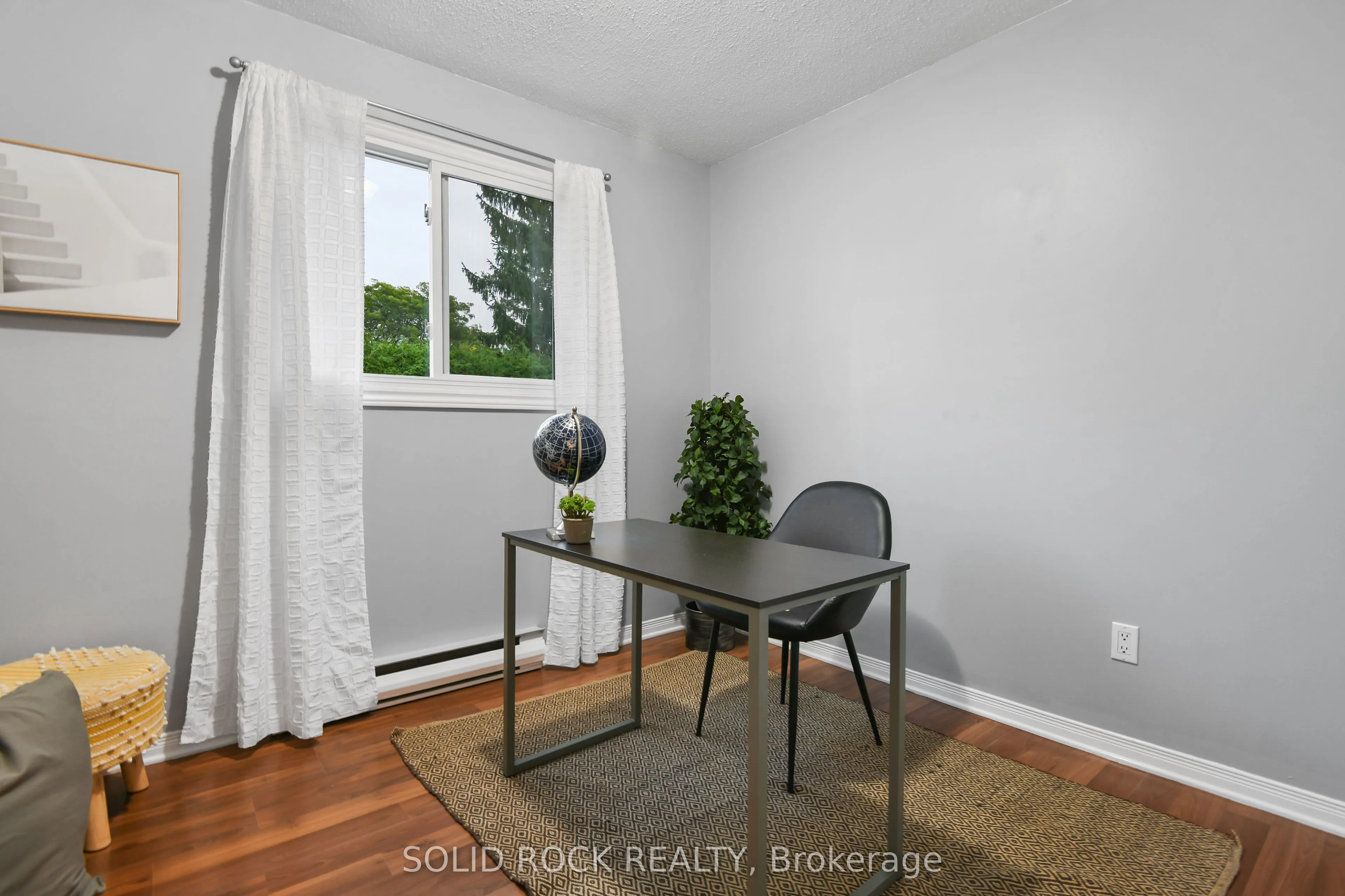 190 Elgin Street W #207