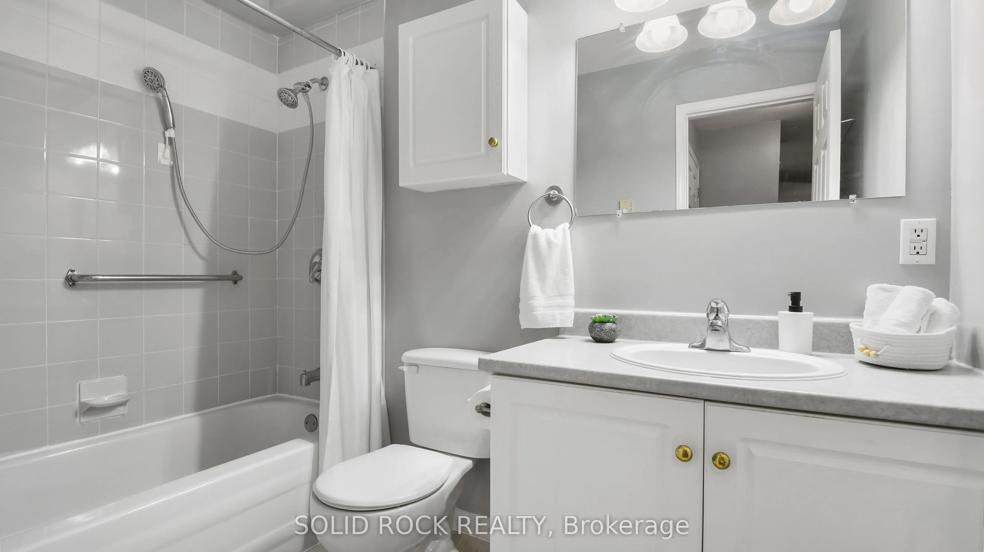 190 Elgin Street W #207
