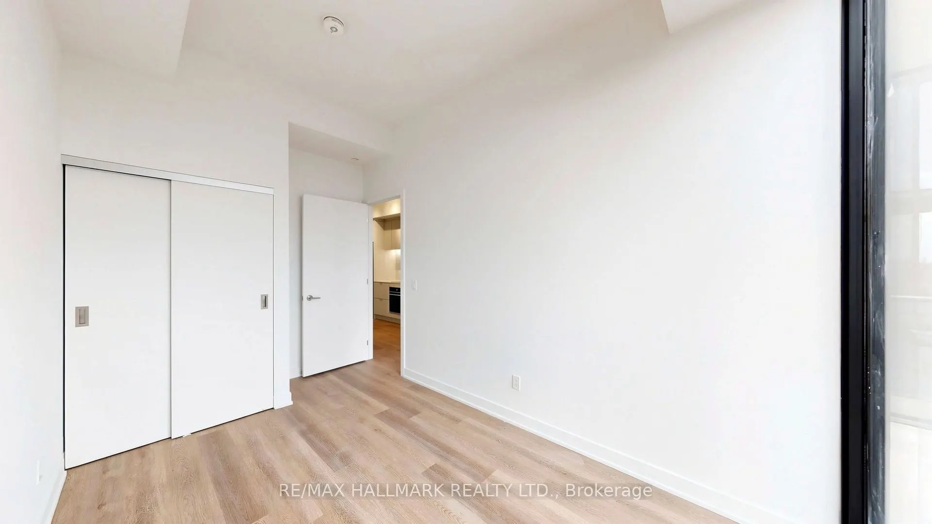101 John Street N #719