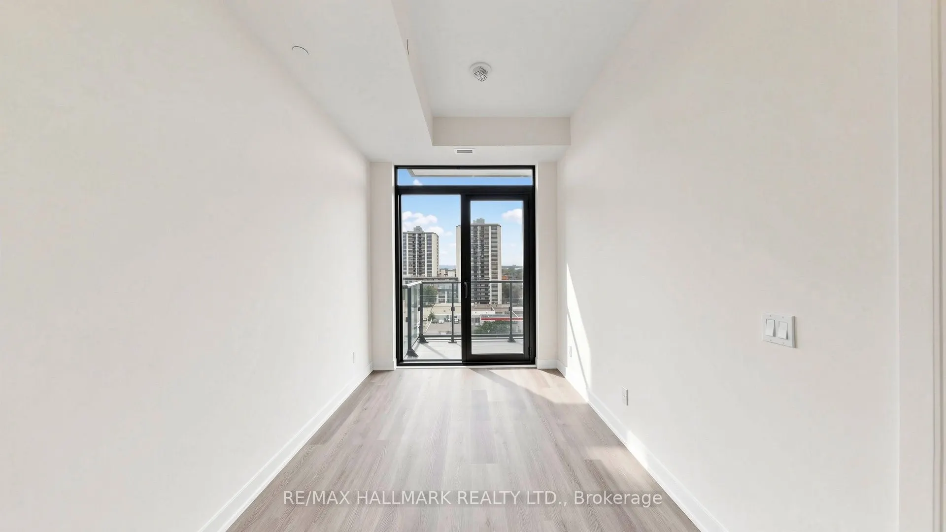101 John Street N #719