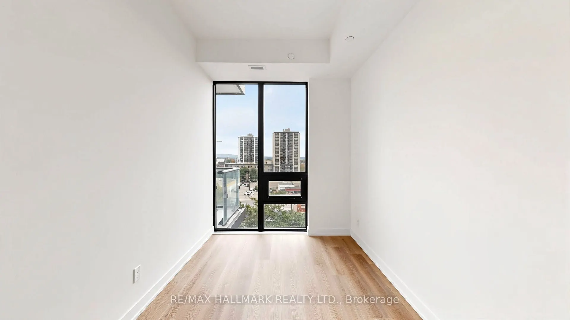 101 John Street N #719