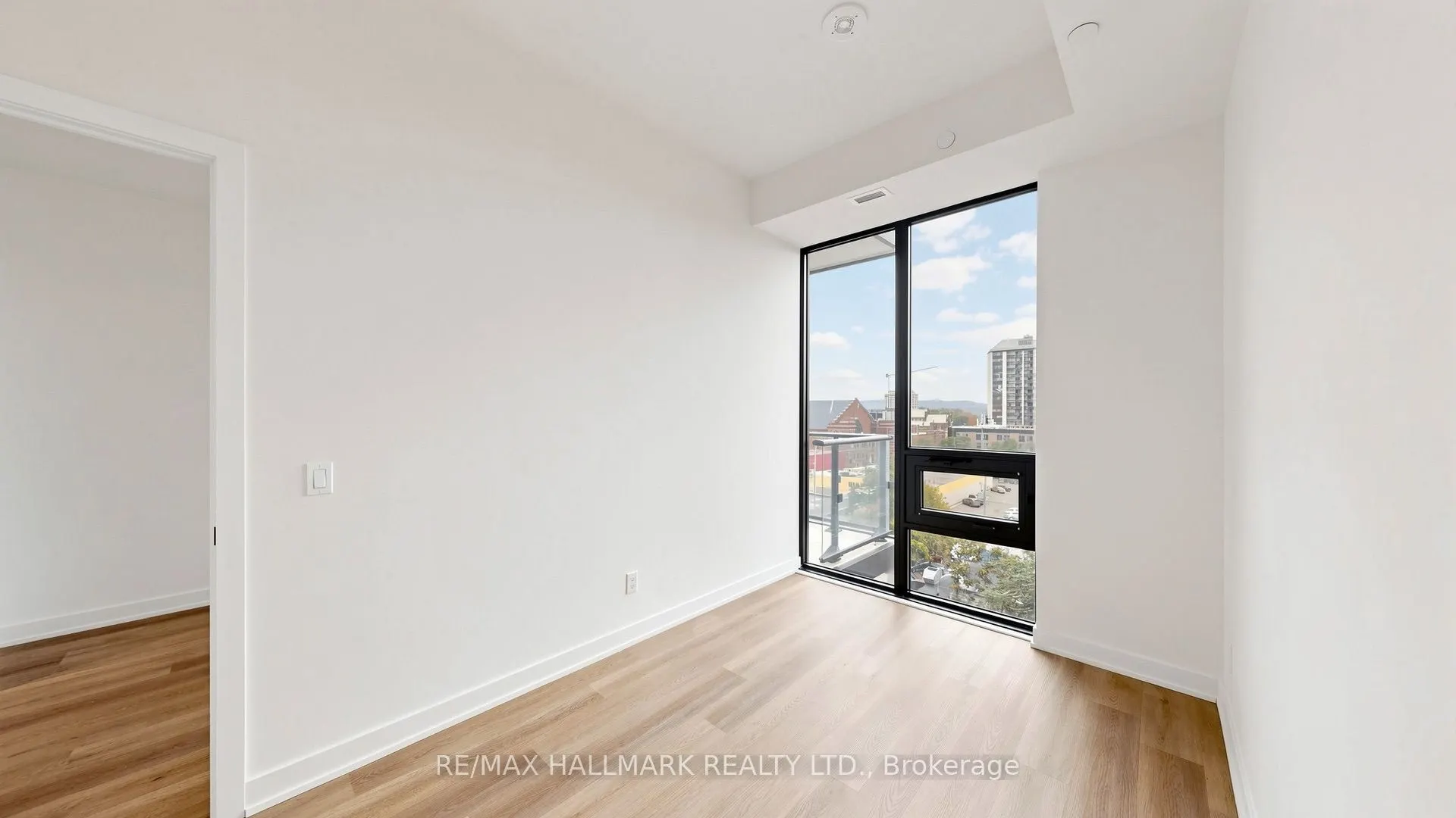 101 John Street N #719
