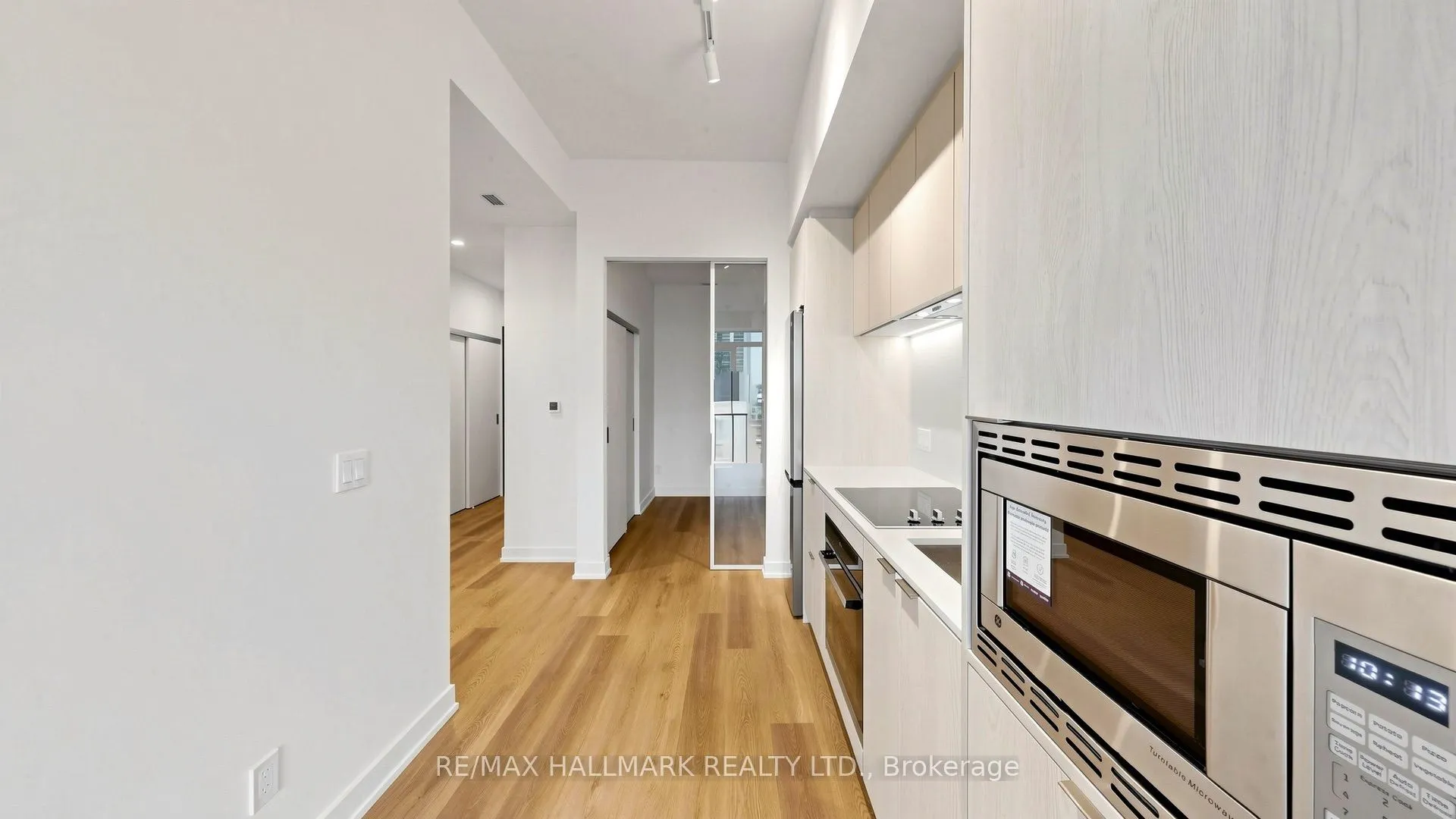 101 John Street N #719