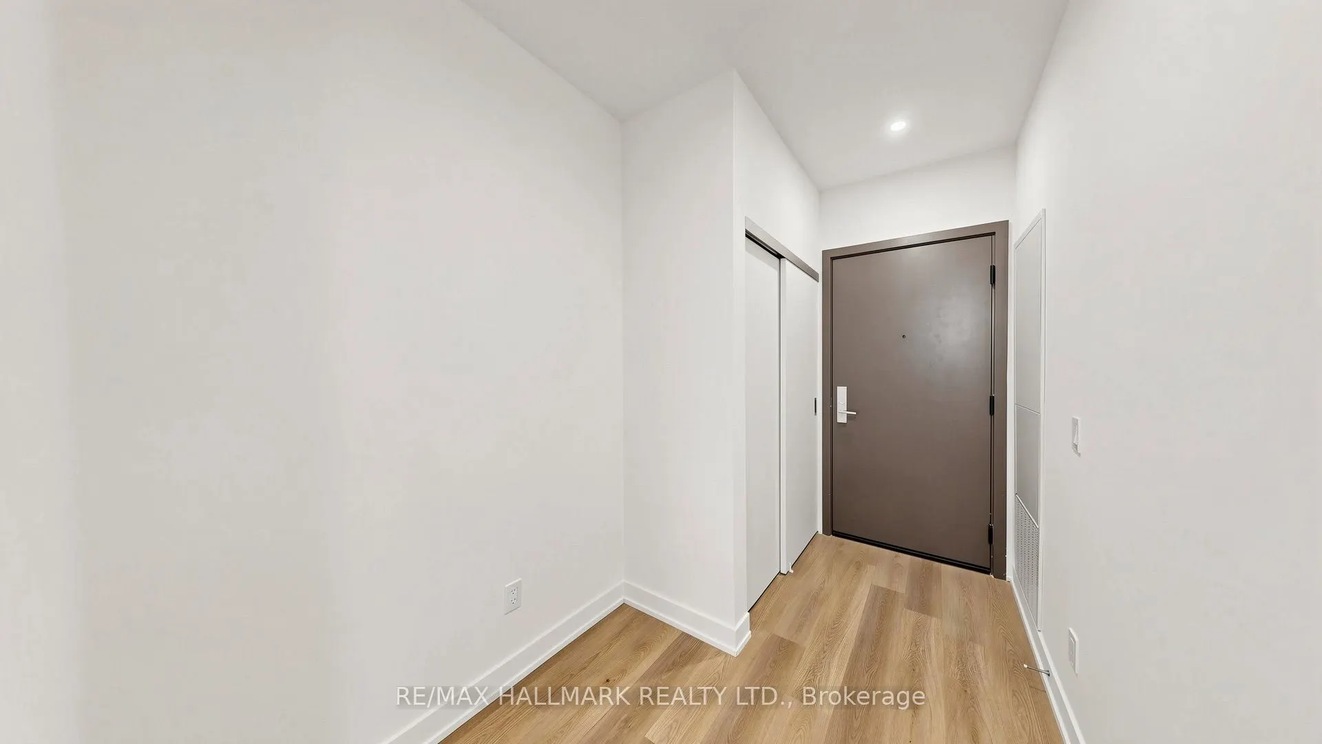 101 John Street N #719