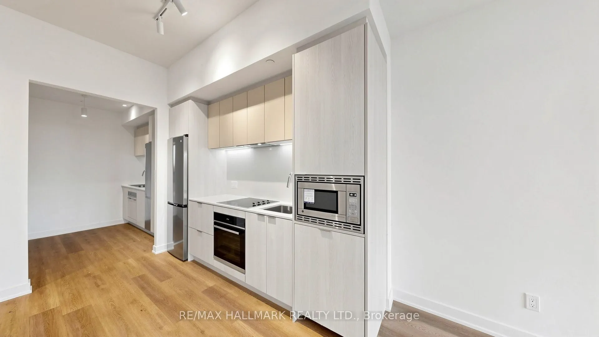 101 John Street N #719