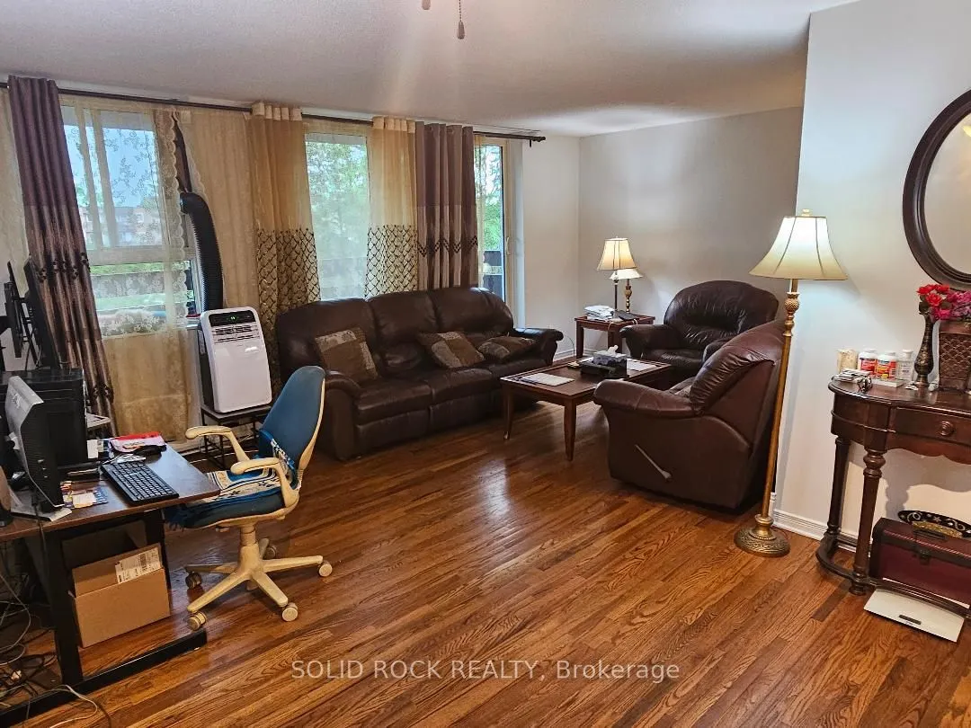 2000 Jasmine Crescent #304