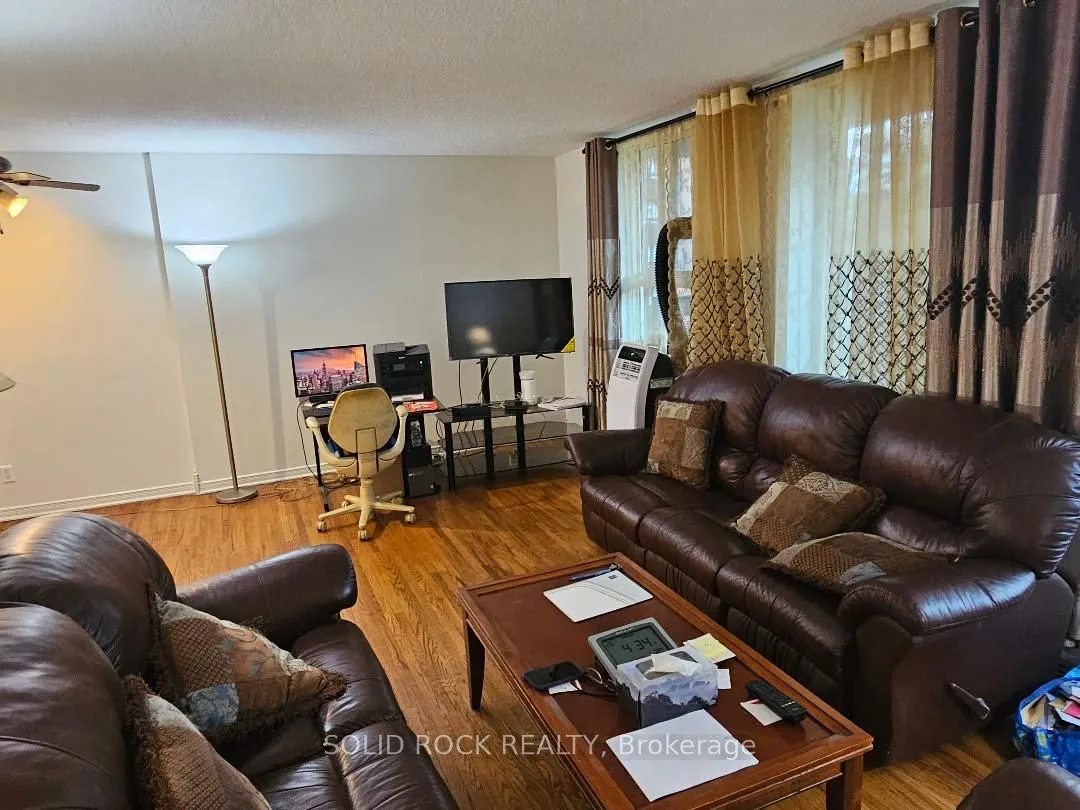 2000 Jasmine Crescent #304