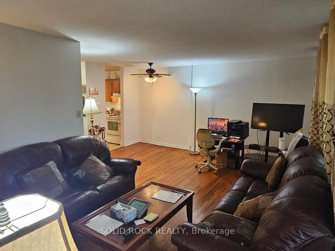 2000 Jasmine Crescent #304