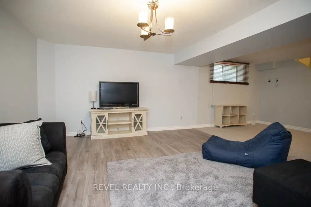 217 Woodway Trail