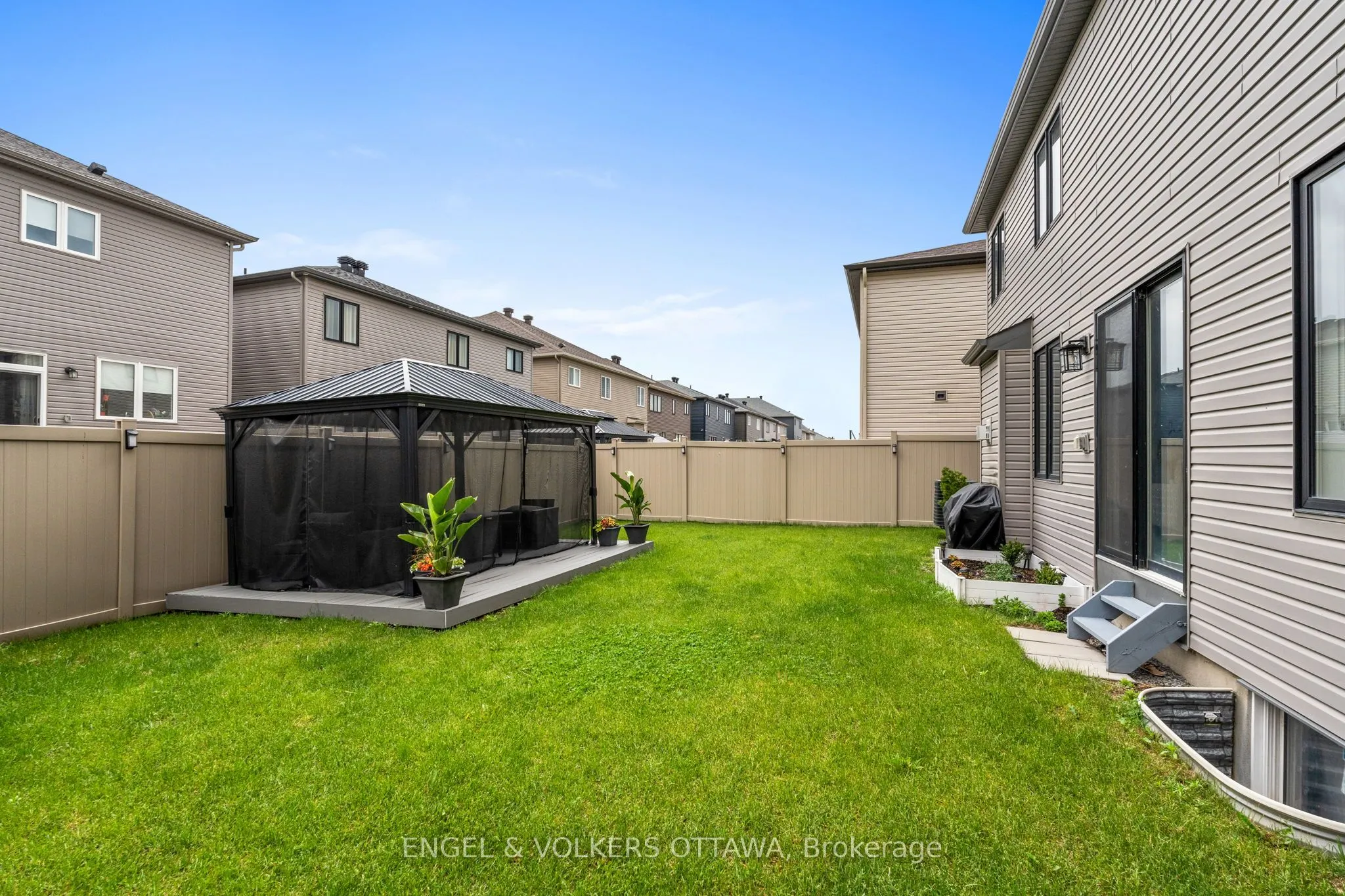 195 Alex Polowin Avenue