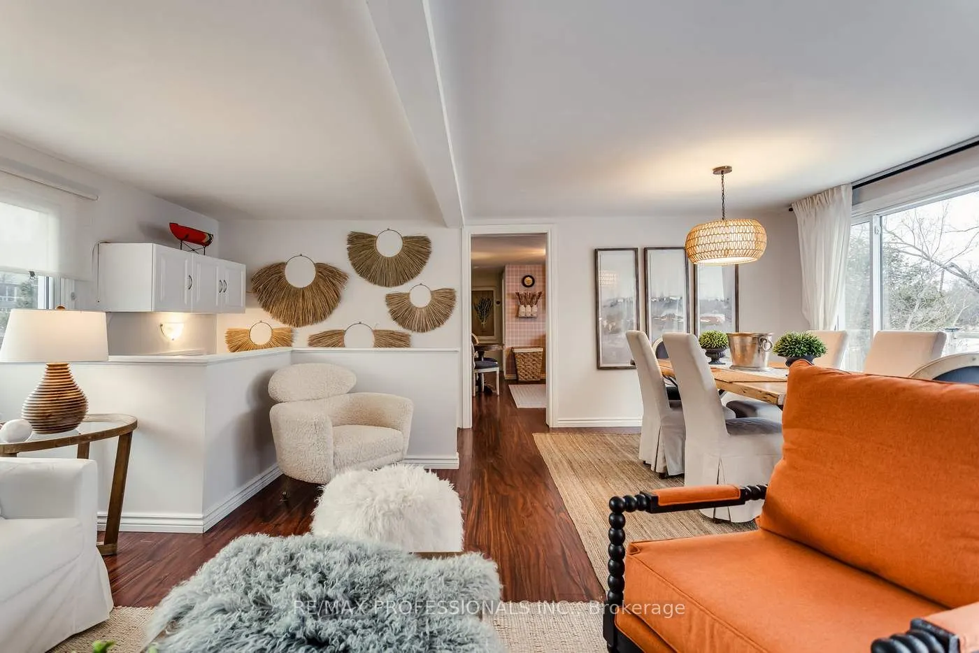 22 Lawrence Street N
