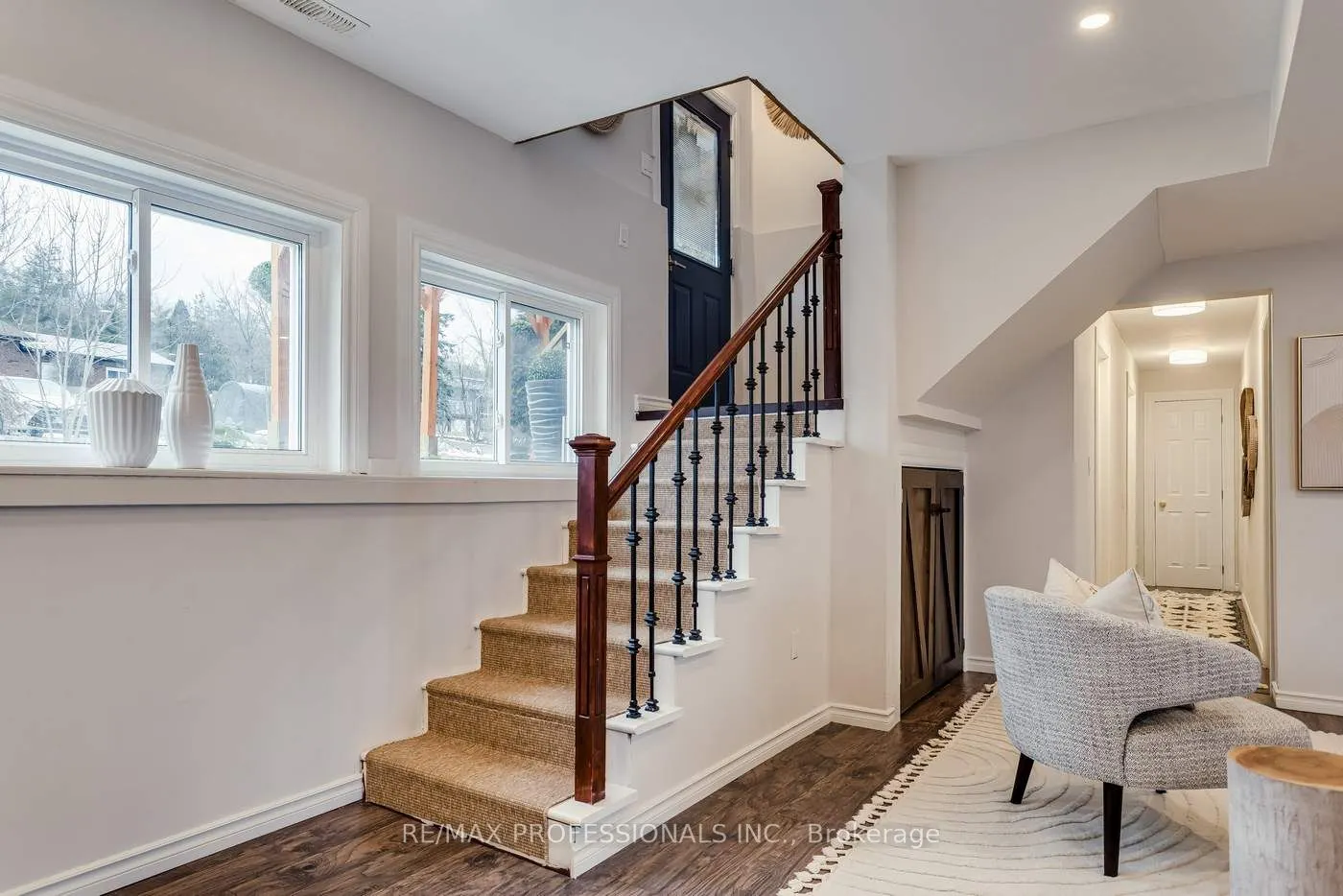 22 Lawrence Street N