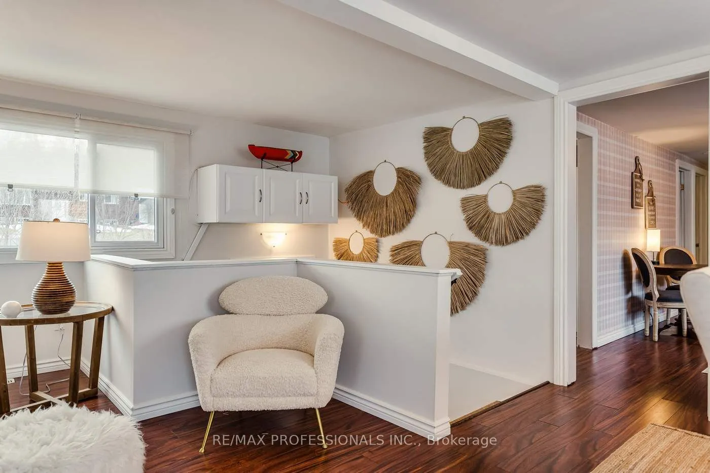 22 Lawrence Street N