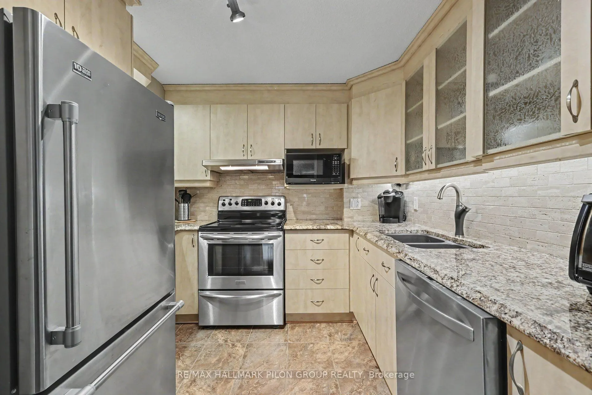 415 Greenview Avenue #1305